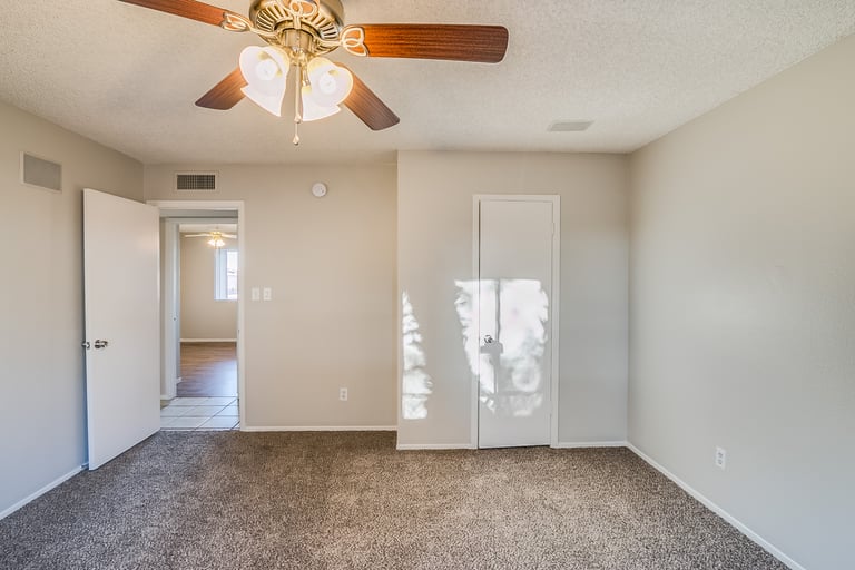 Photo 12 of 21 - 5315 S Siesta Ln, Tempe, AZ 85283