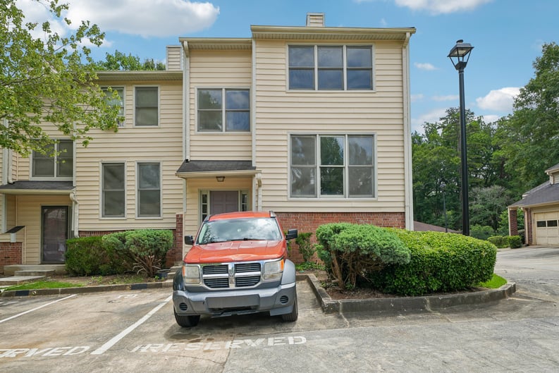 Property photo 1 of 19 Belmonte Ct SW