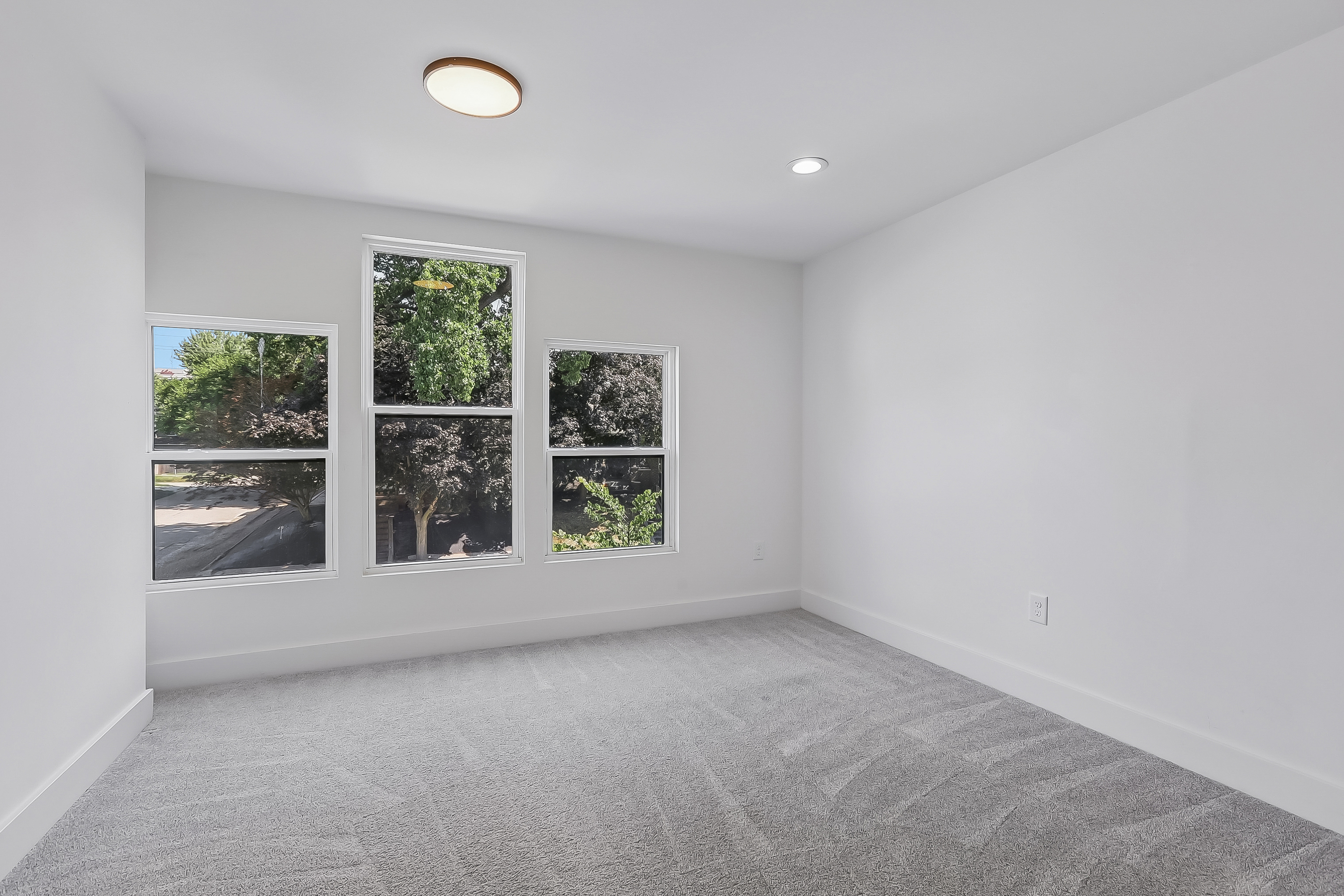 Photo 33 of 47 of 401 Sanders St, Indianapolis, IN