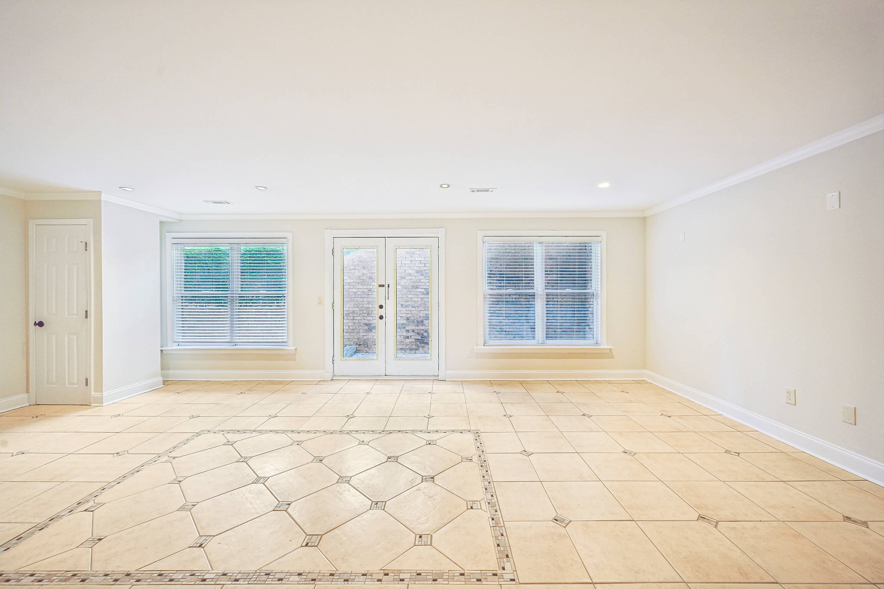 Photo 38 of 59 of 3250 Camellia Ln, Suwanee, GA