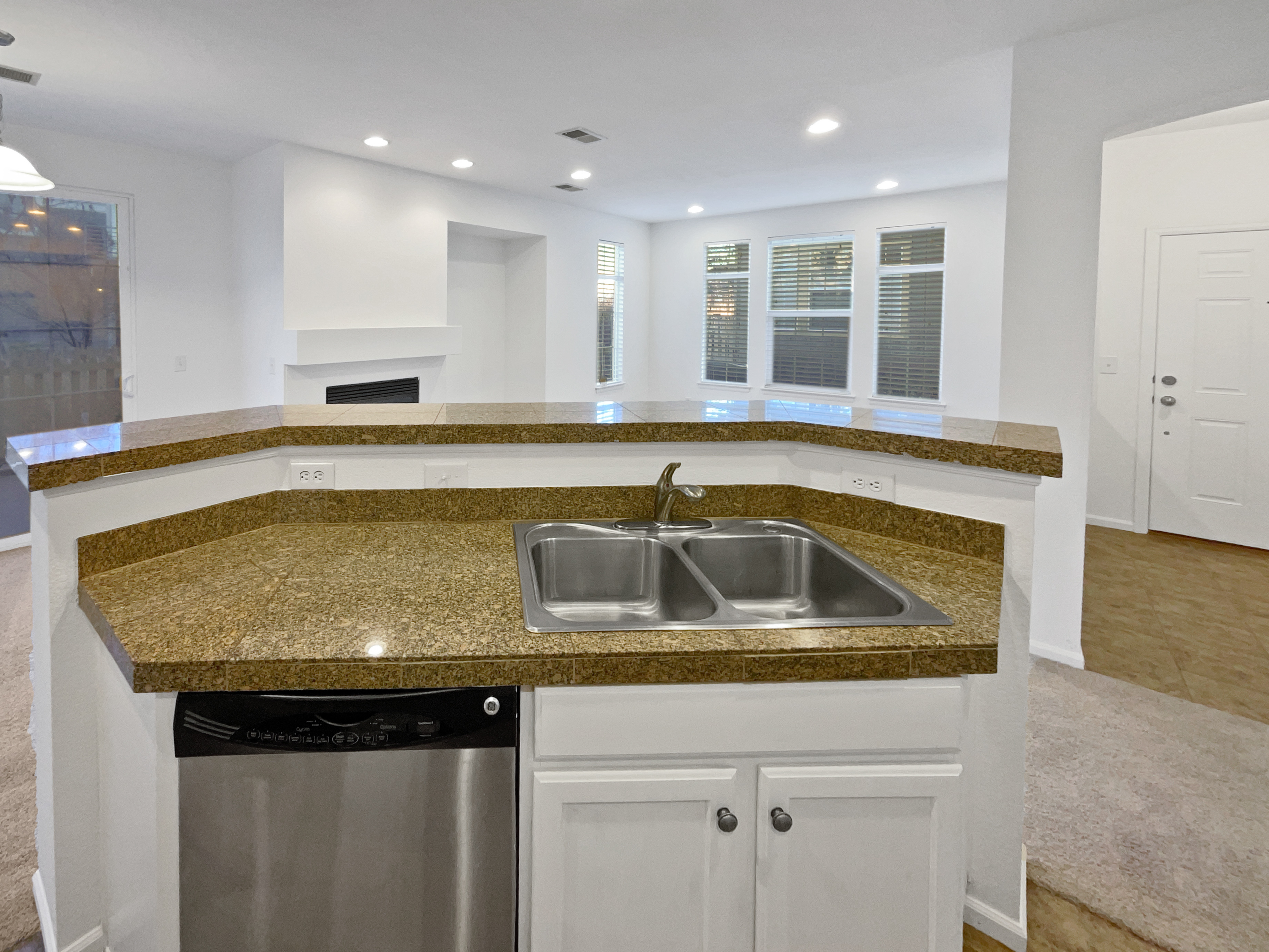 Photo 11 of 27 of 18062 E 104th Pl, Commerce City, CO