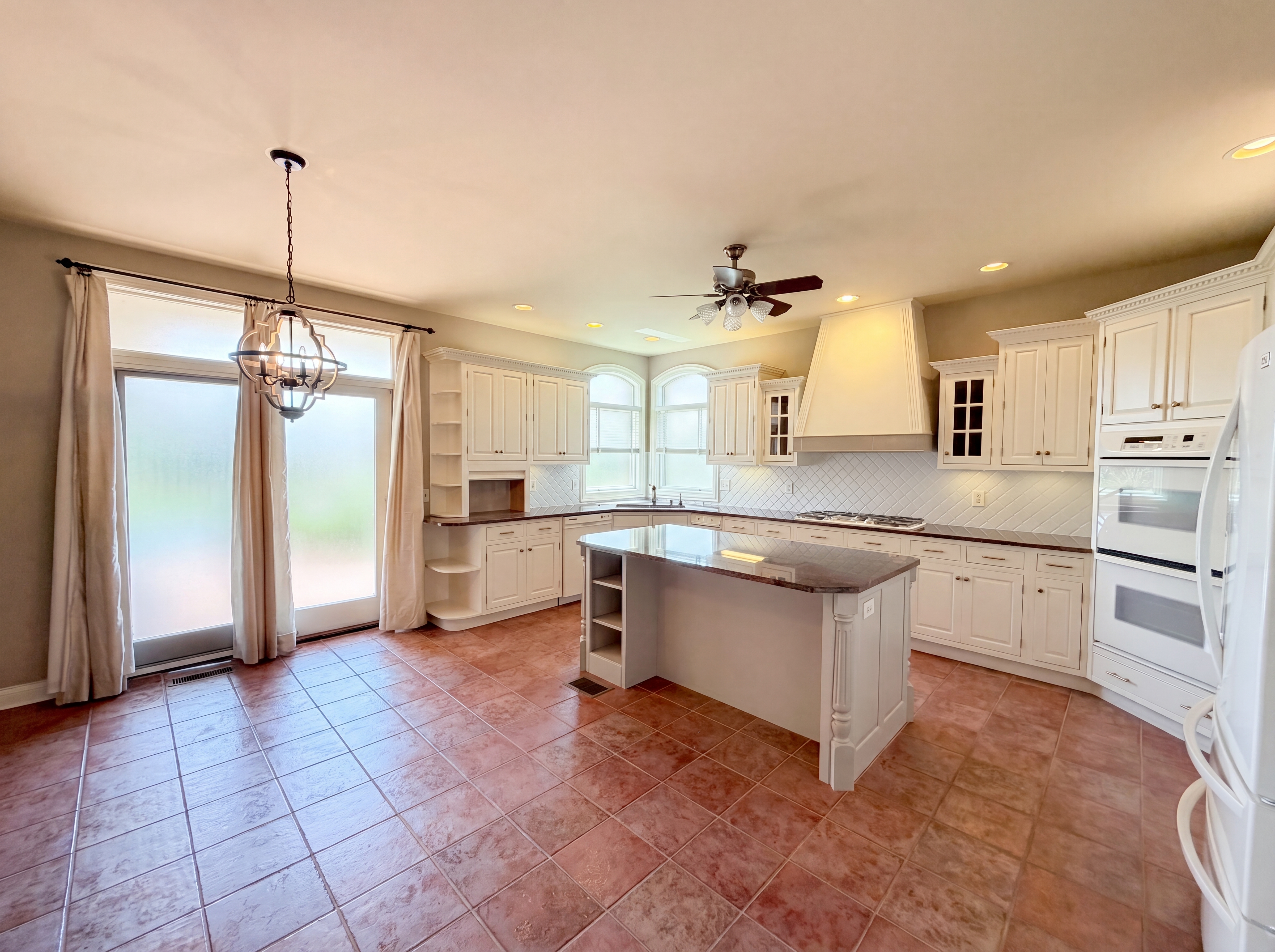 Photo 7 of 38 of 7087 Bridgetown Rd, Cincinnati, OH