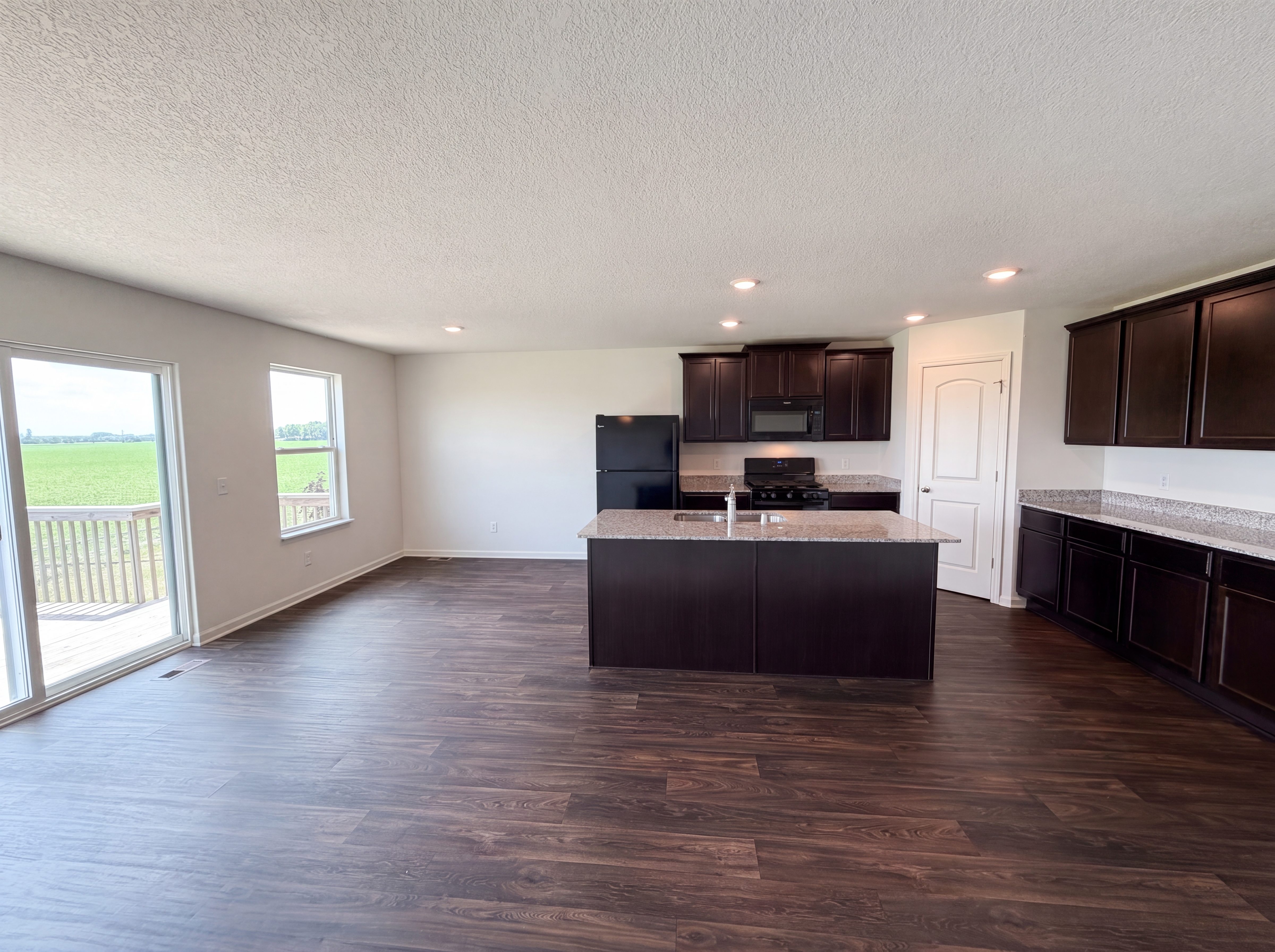 Photo 7 of 20 of 19149 Engle Wood Dr, Big Lake, MN