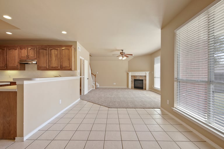 Photo 8 of 29 - 2308 Calmont Dr, Arlington, TX 76001