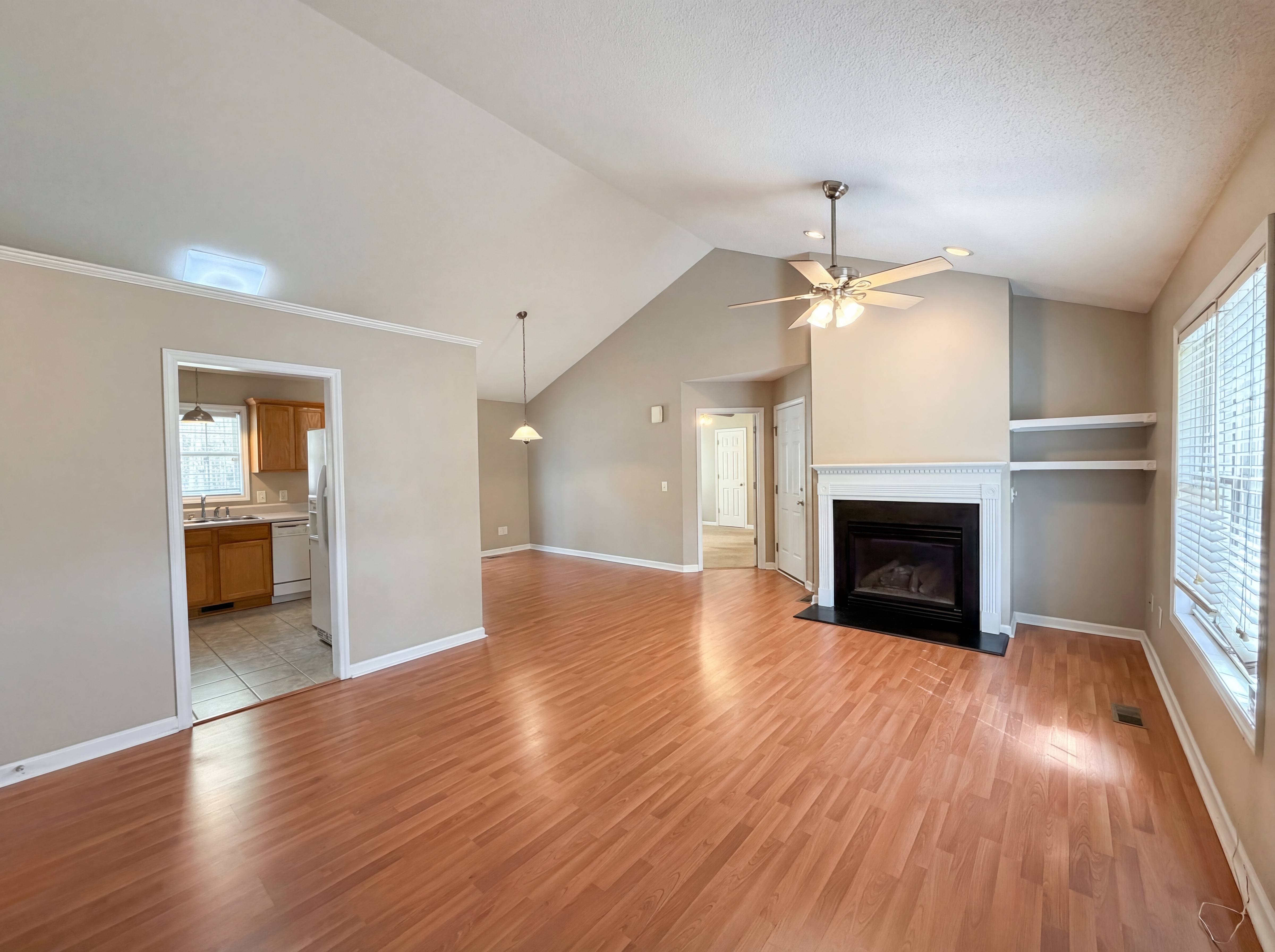 Photo 3 of 16 of 2037 Fairview Ln, Sanford, NC