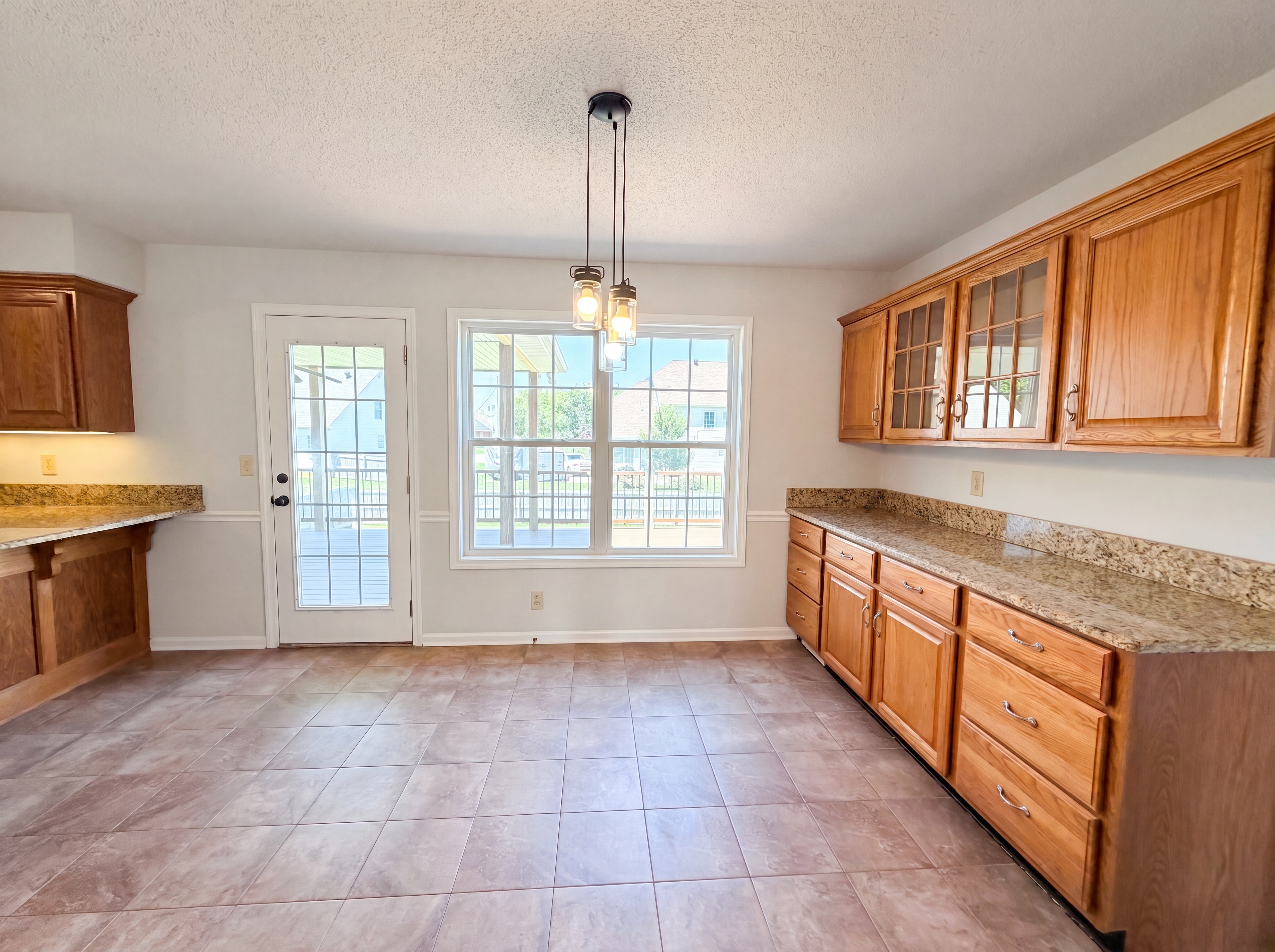 Photo 7 of 24 of 1117 Thornberry Dr, Clarksville, TN