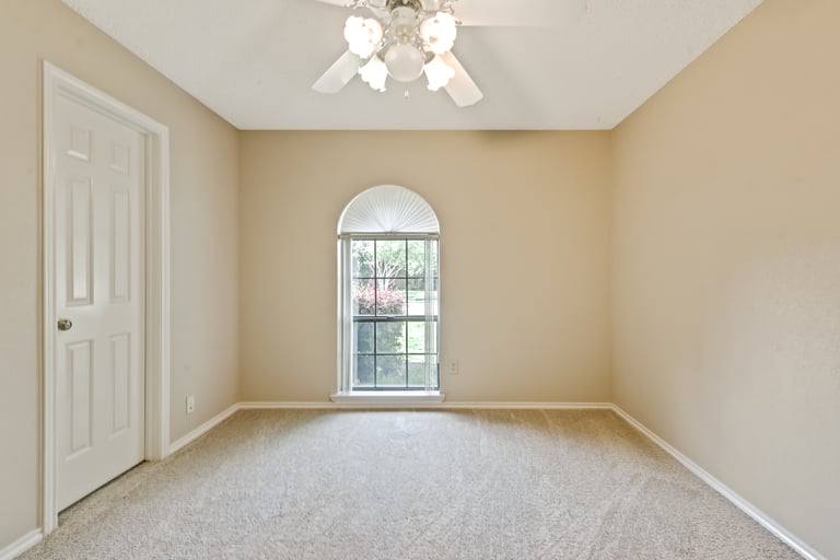 Photo 20 of 31 - 702 Meadowglen Cir, Coppell, TX 75019