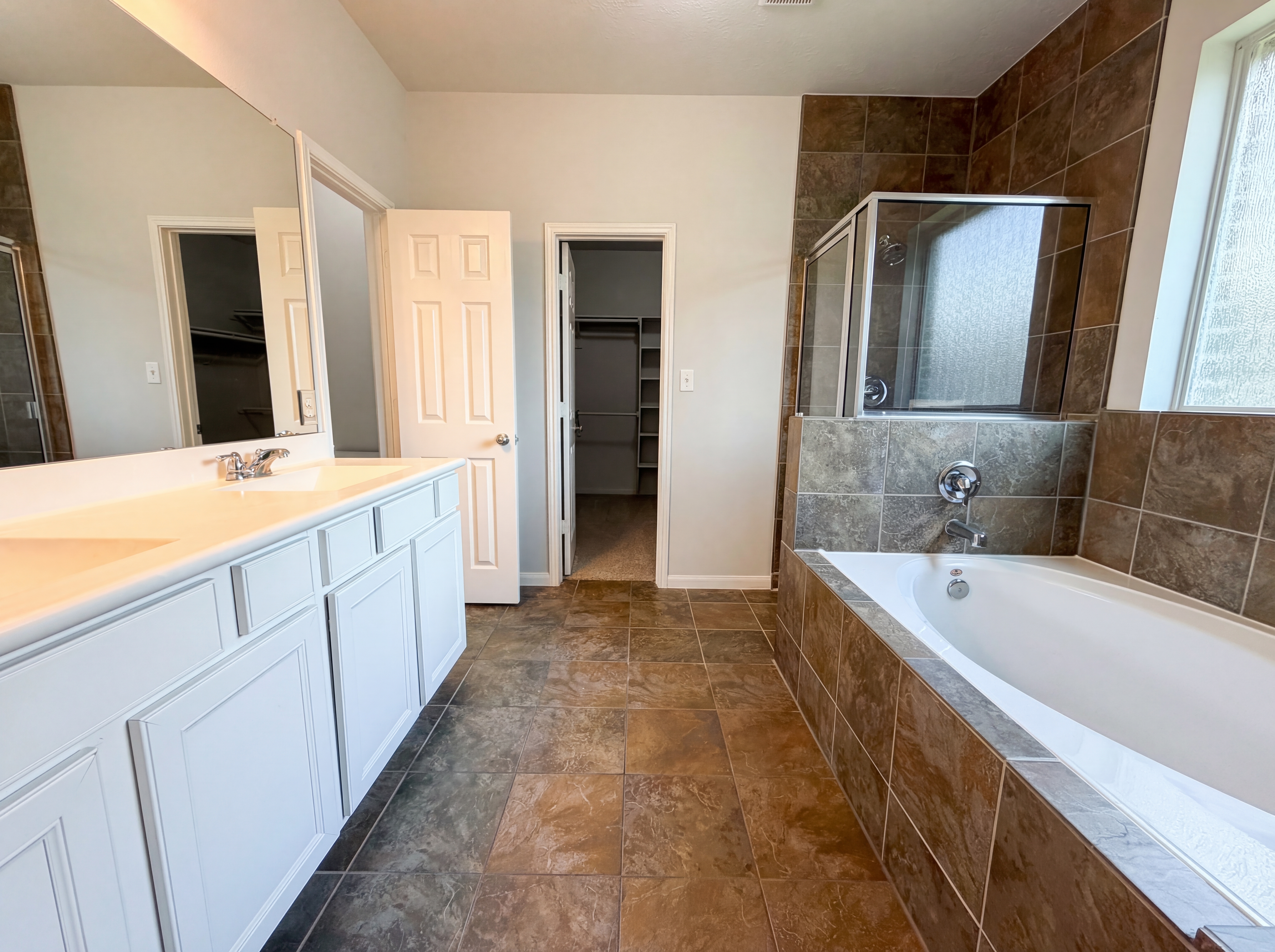 Photo 13 of 24 of 26306 Fox Ridge Ln, Katy, TX
