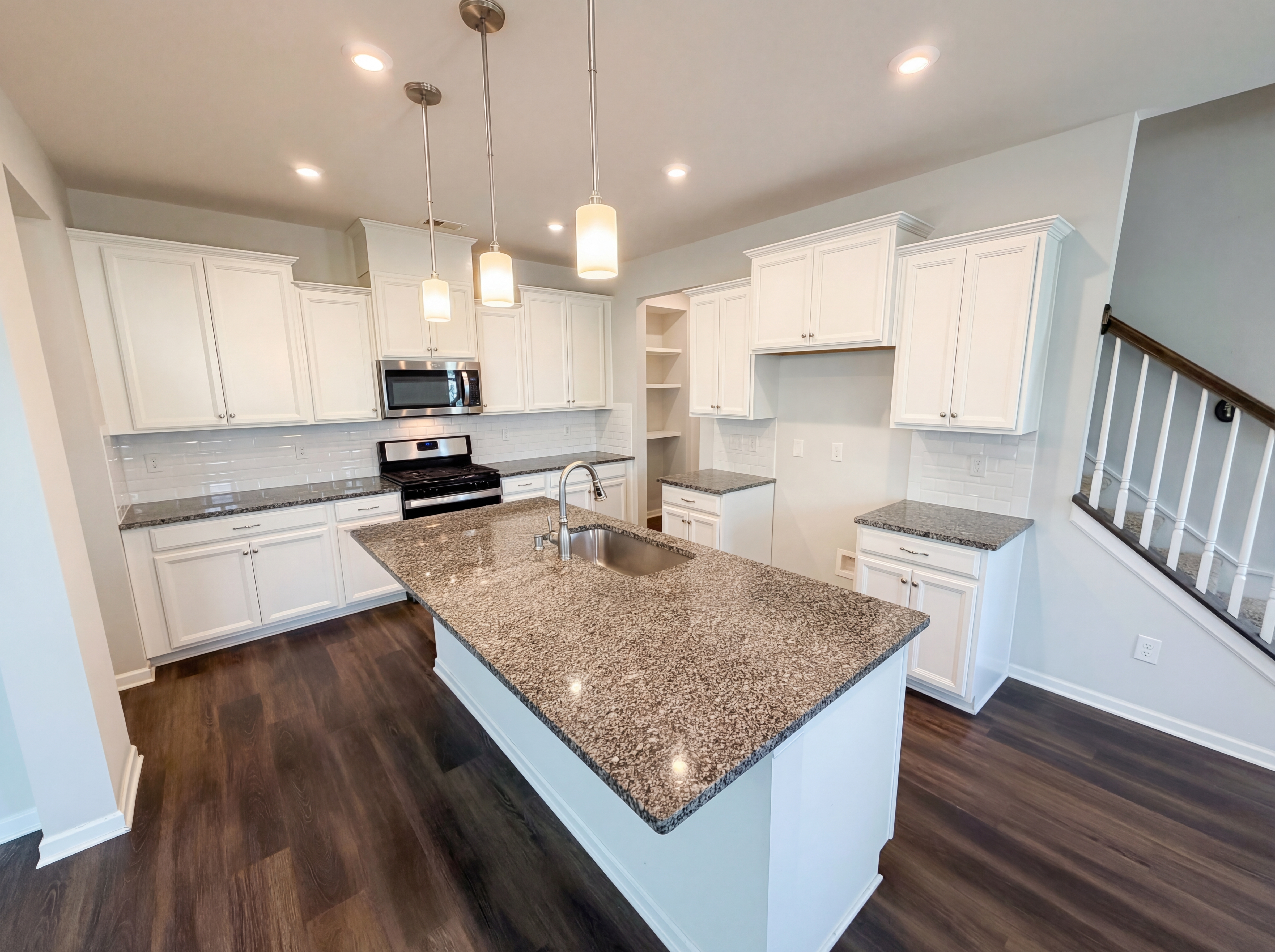 Photo 2 of 24 of 11122 Chalkbark Ln, Charlotte, NC