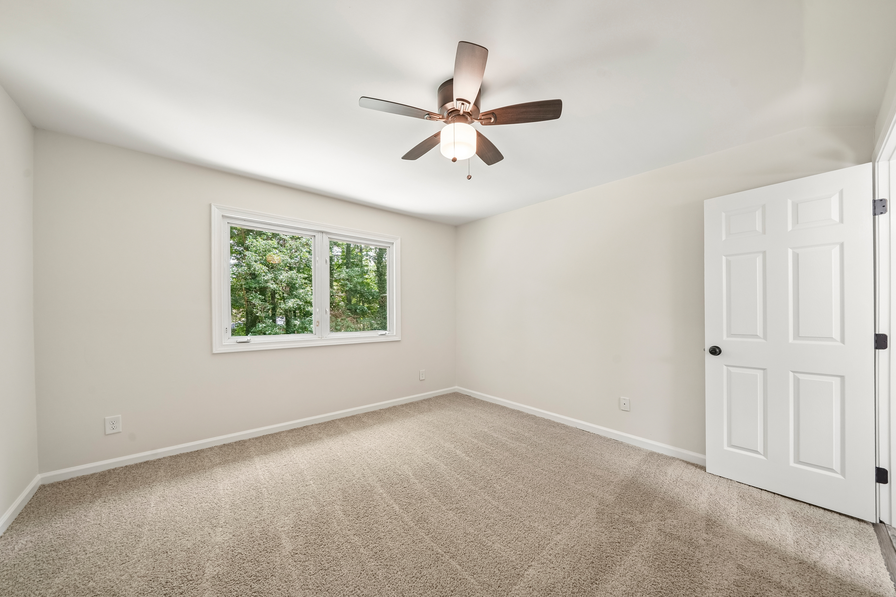 Photo 31 of 47 of 630 Benson Hurst Dr SW, Mableton, GA
