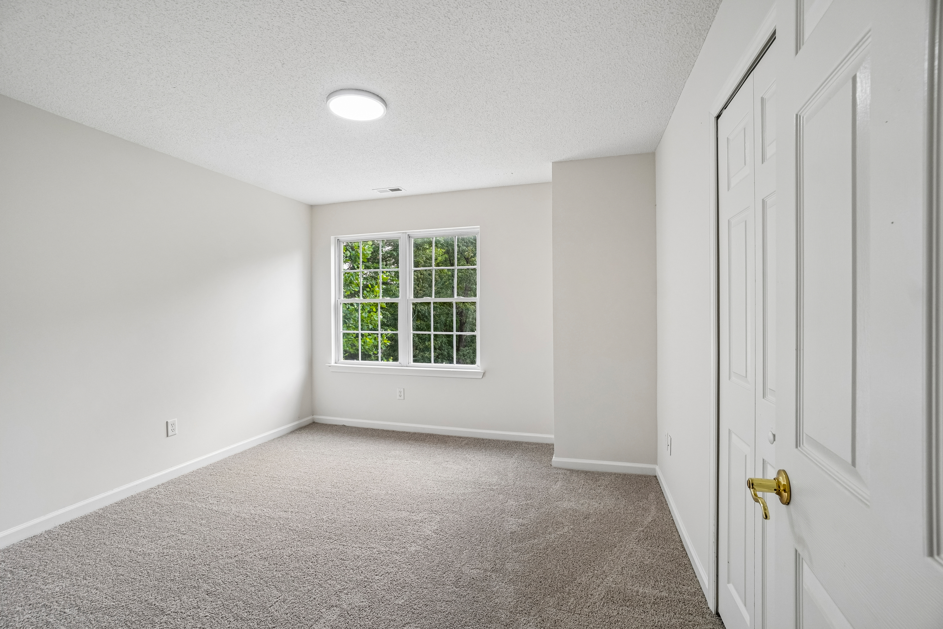 Photo 4 of 65 of 124 Karla Cir, Hendersonville, NC