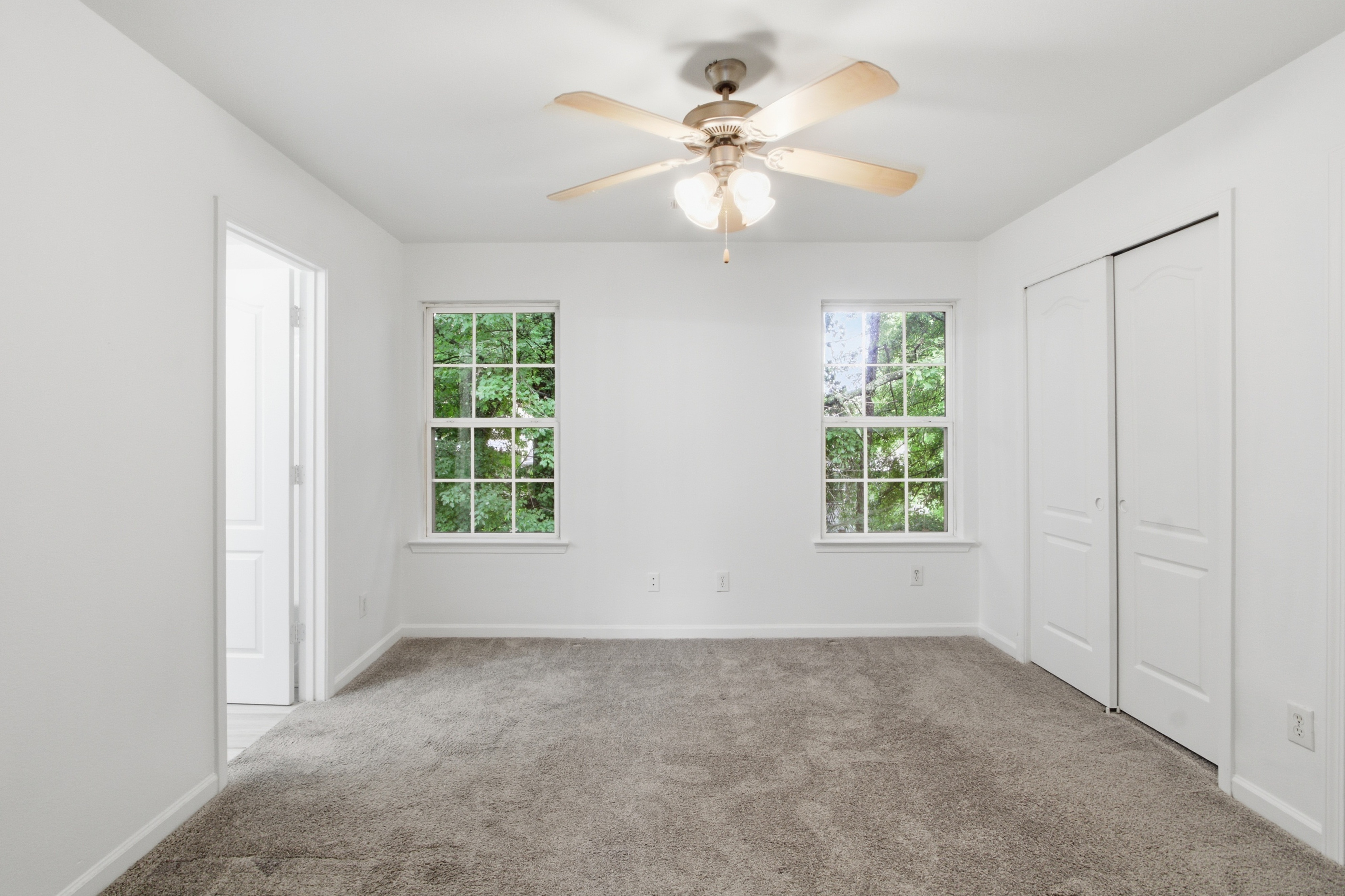Photo 4 of 27 of 2025 Shawn Wayne Cir SE, Atlanta, GA