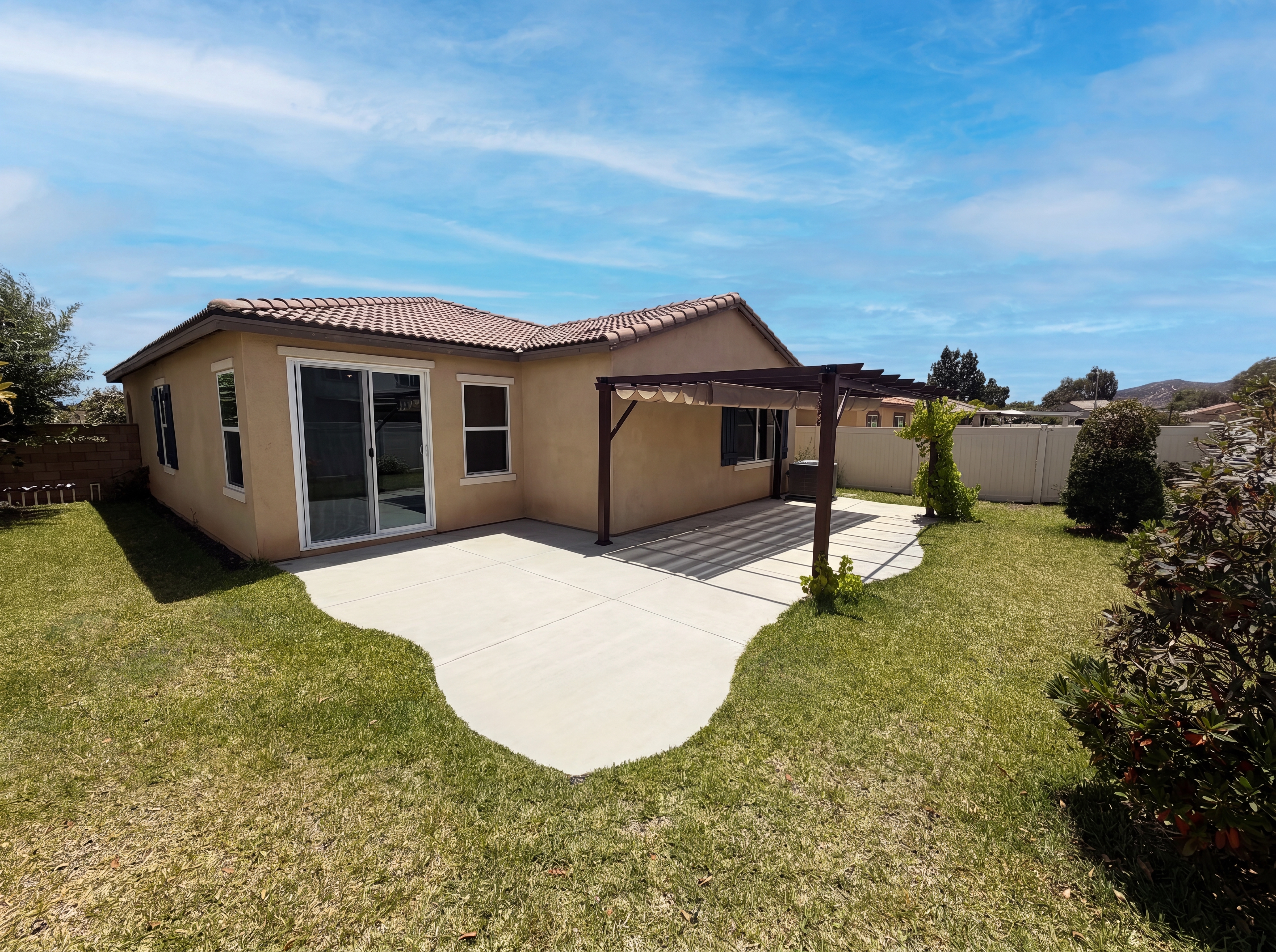 Photo 17 of 19 of 2460 Fernwood Ln, Perris, CA