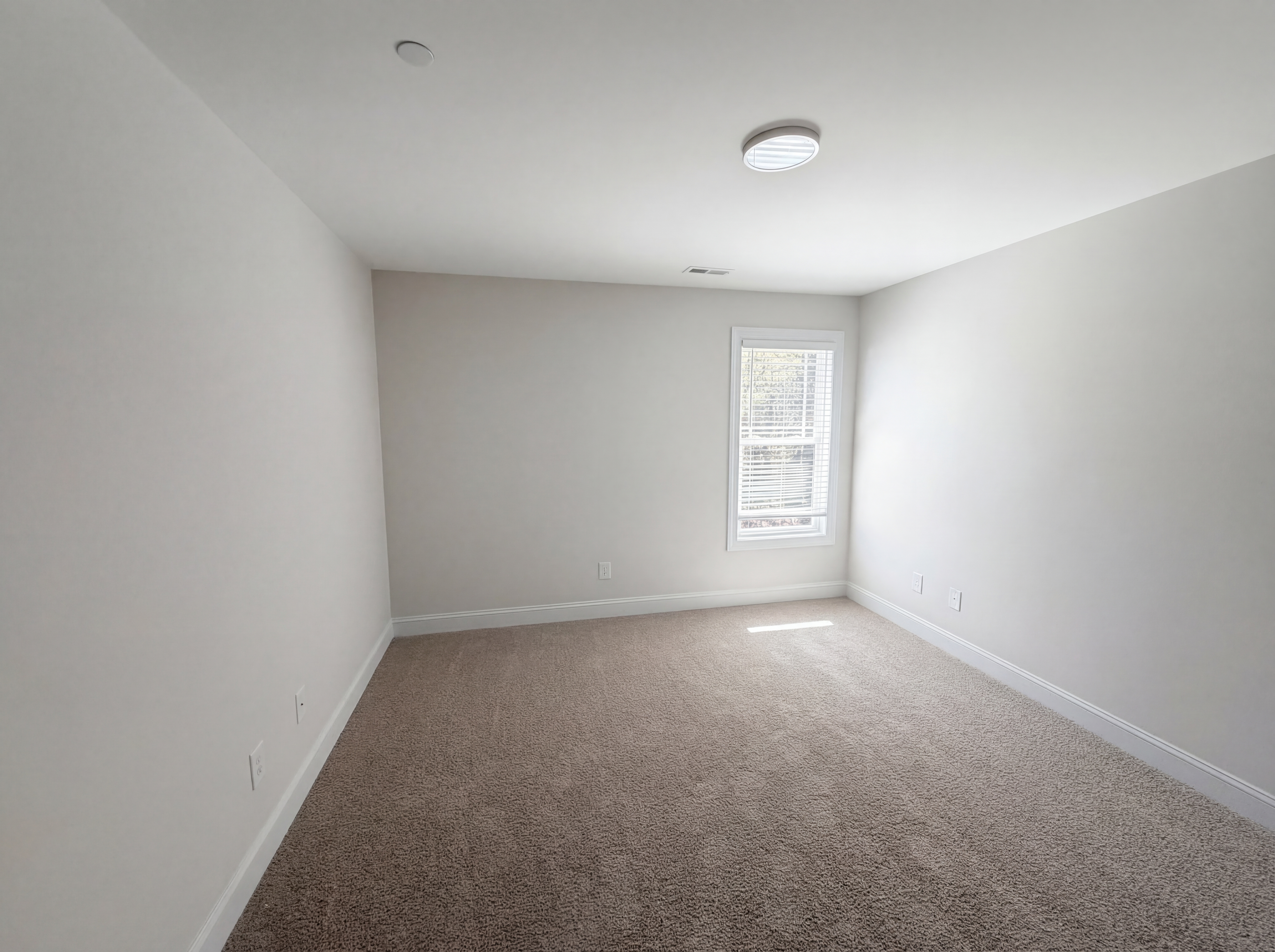 Photo 13 of 21 of 333 Oakhaven Dr, Holly Springs, NC