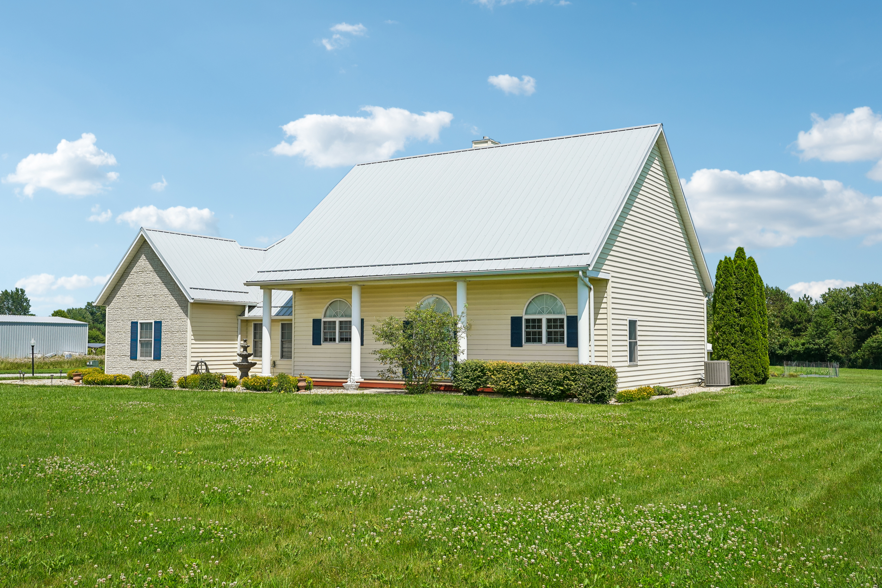 Photo 3 of 61 of 6400 Clark Rd, Sunbury, OH
