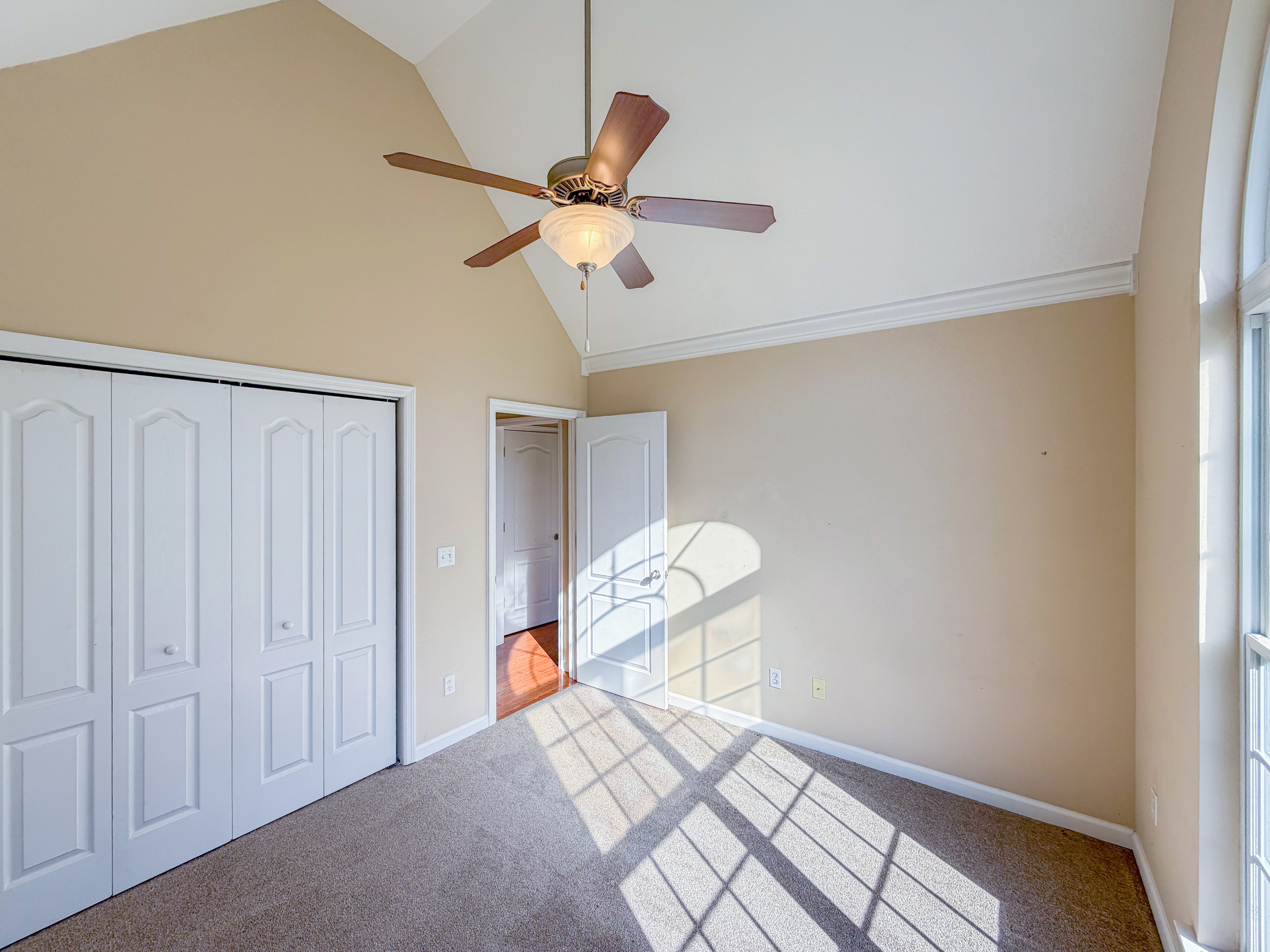 Photo 16 of 25 of 7446 Salmon Ln, Ooltewah, TN