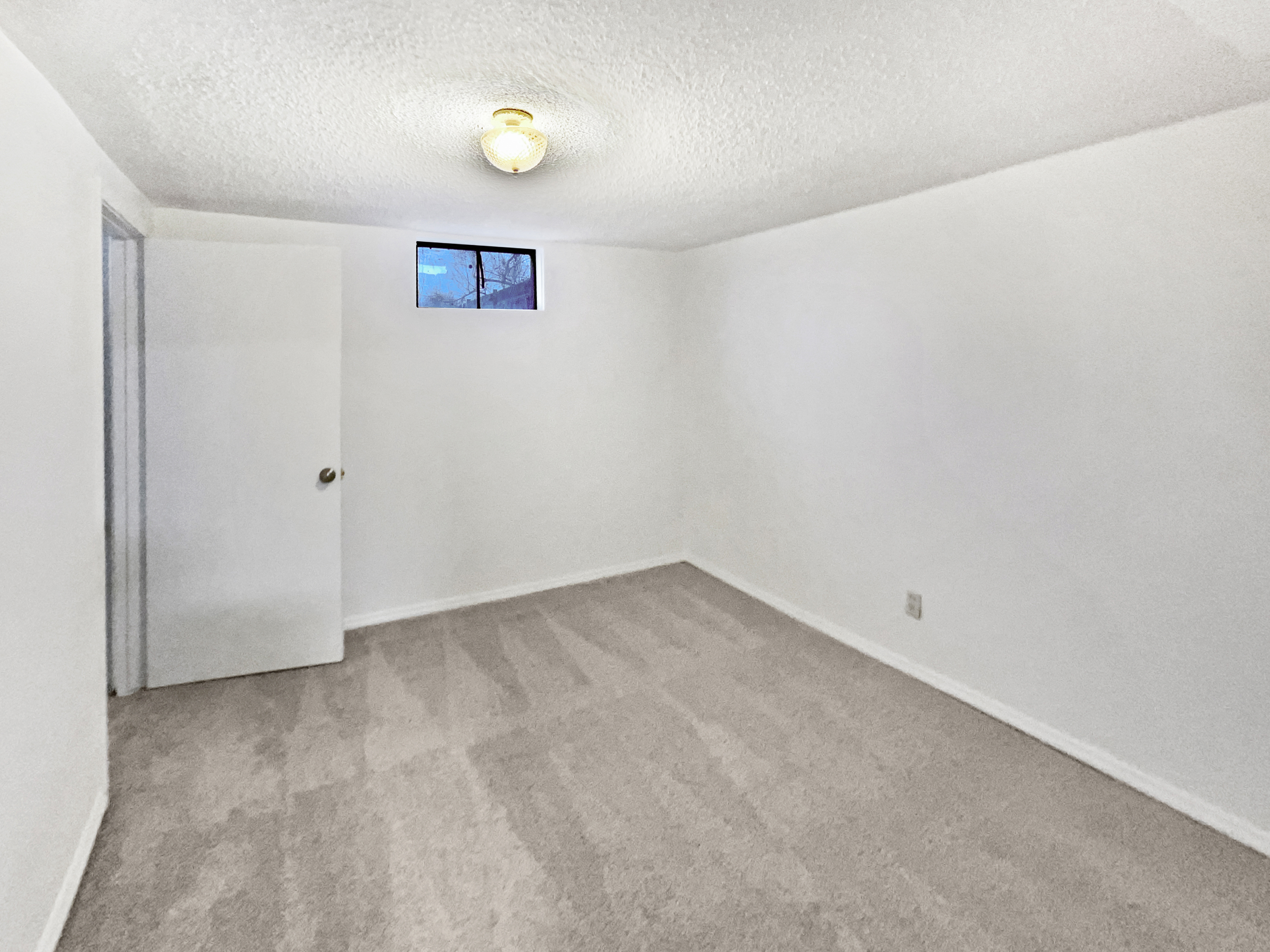Photo 13 of 24 of 2127 Saranac Dr, Colorado Springs, CO