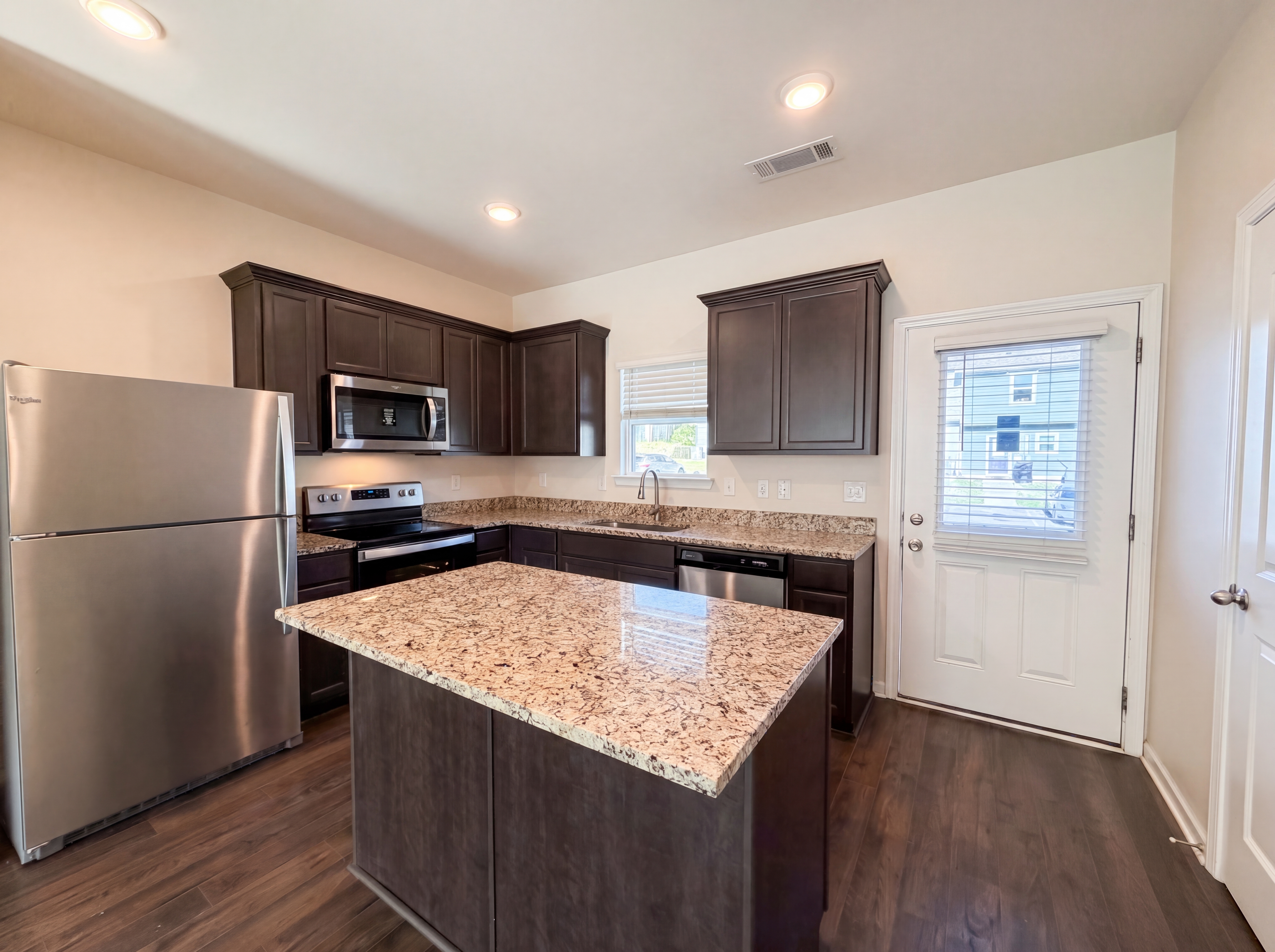 Photo 7 of 19 of 107 David Bolin Dr, La Vergne, TN