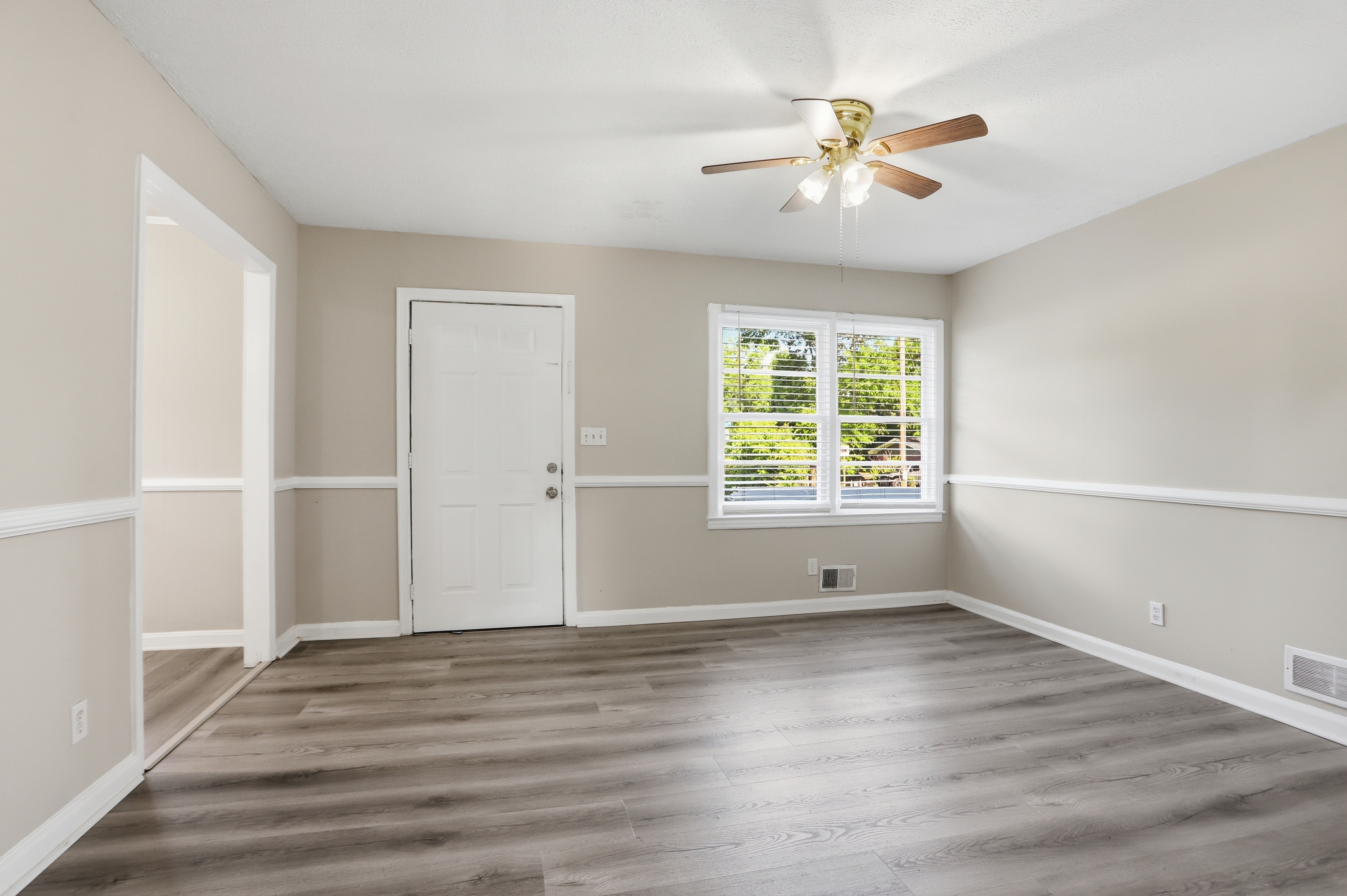Photo 7 of 22 of 4570 Old Cowan Rd, Acworth, GA