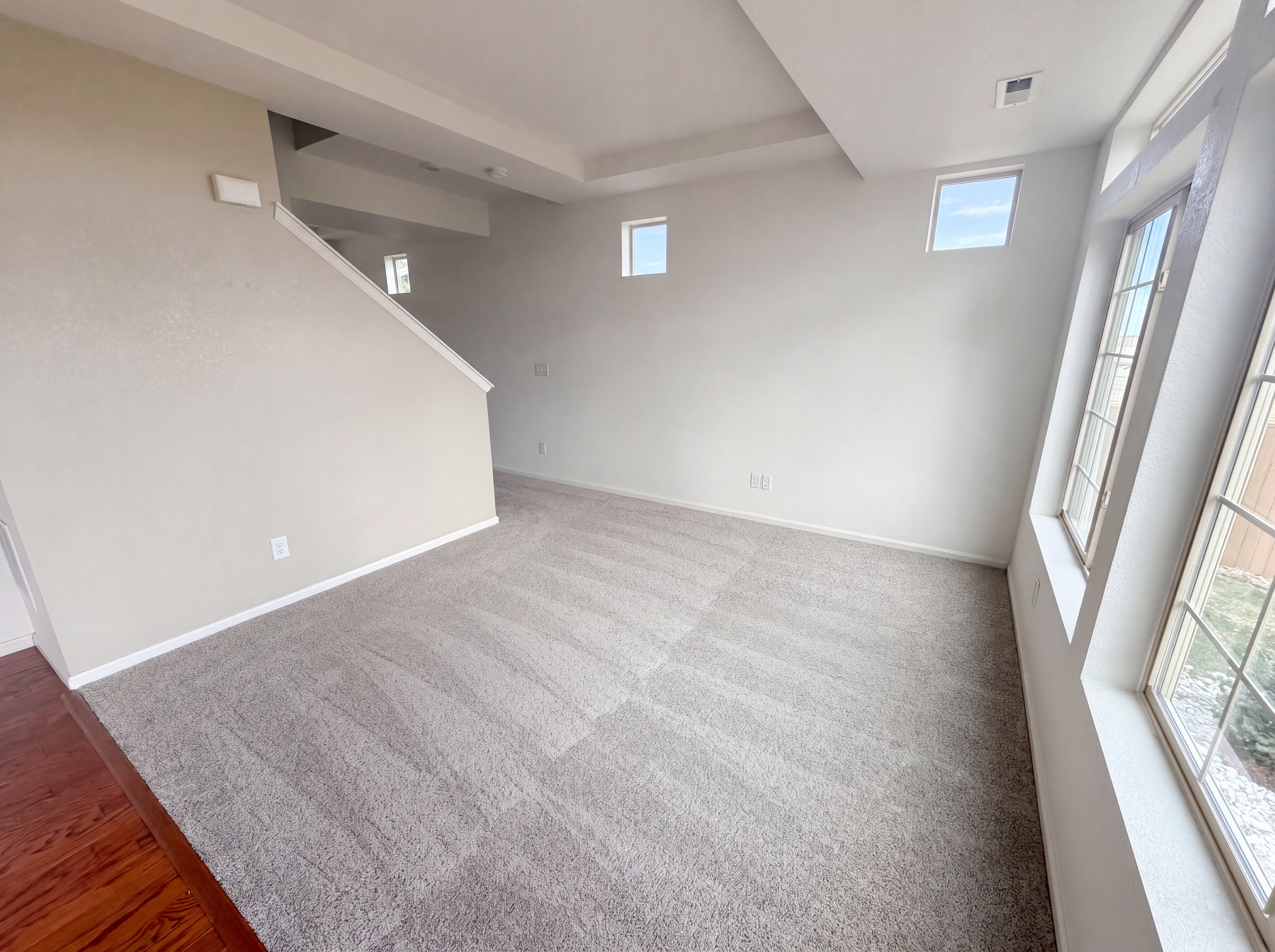 Photo 8 of 34 of 10186 Zeno St, Commerce City, CO