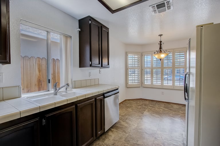 Photo 21 of 33 - 4205 Gold Ridge Way, Antelope, CA 95843