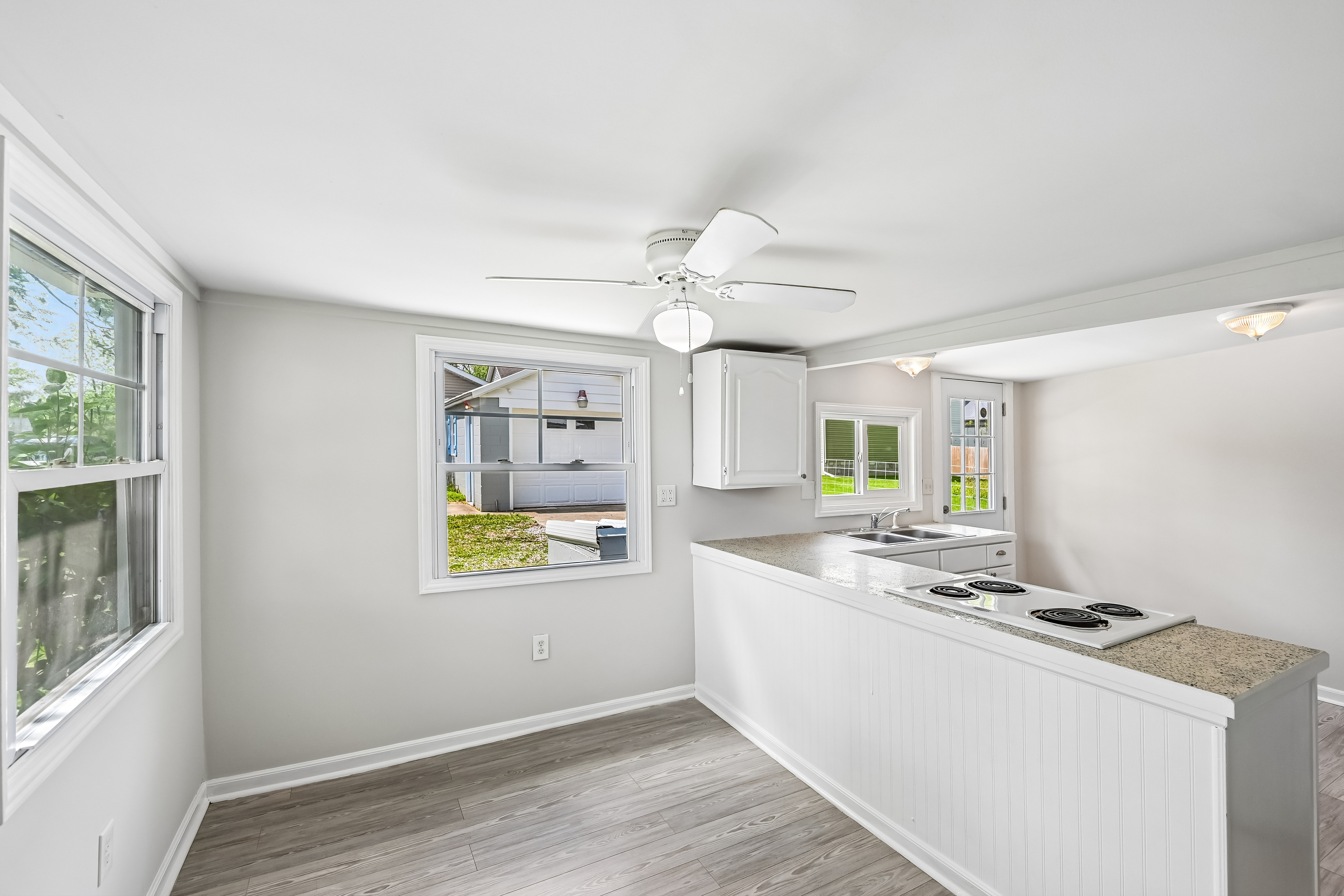 Photo 6 of 31 of 109 Beacon Light Ln, Buckeye Lake, OH