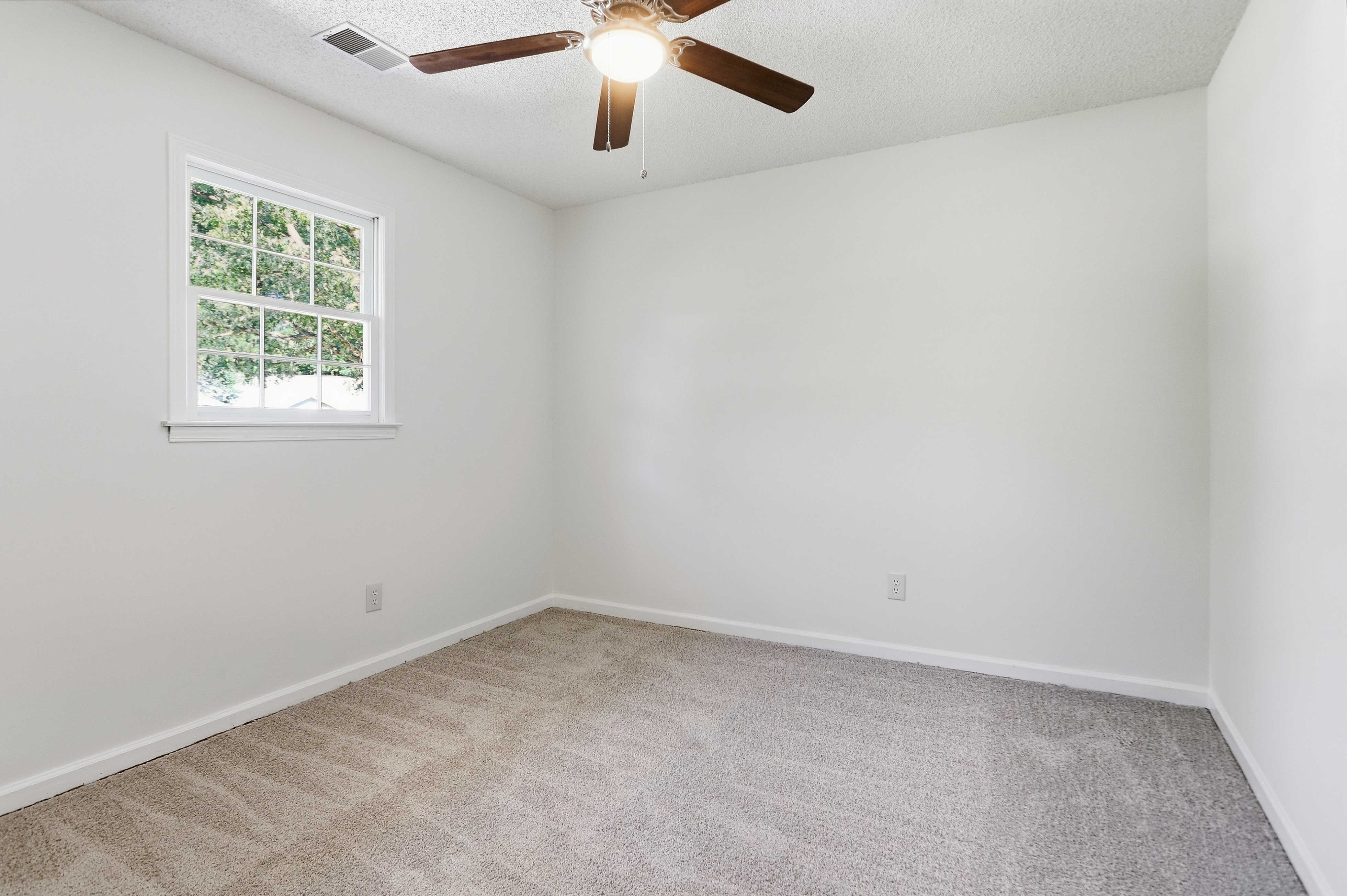 Photo 13 of 24 of 4400 Hidden Meadow Cir, Sugar Hill, GA