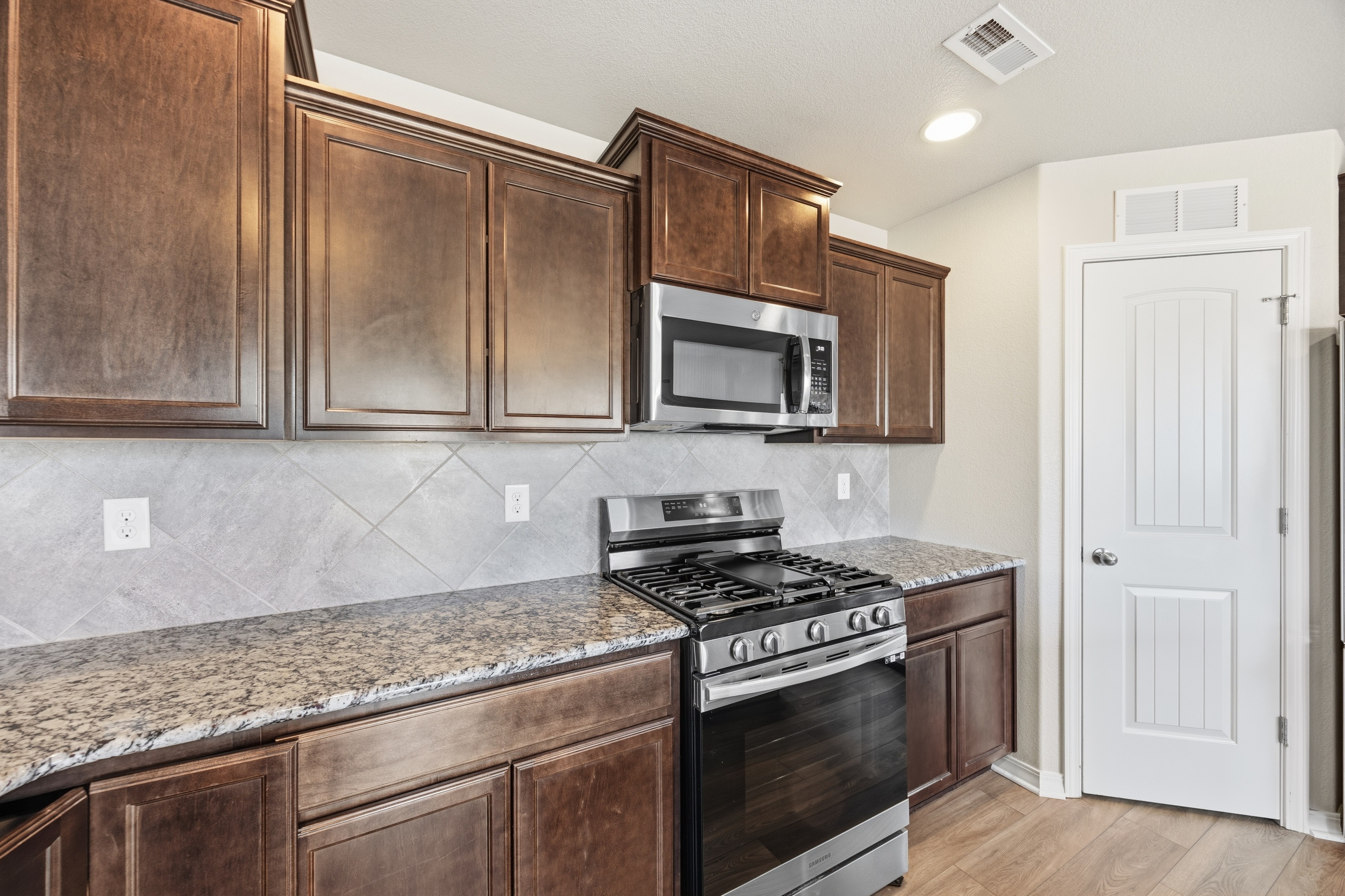 Photo 15 of 36 of 7668 Benecia Dr, Fountain, CO