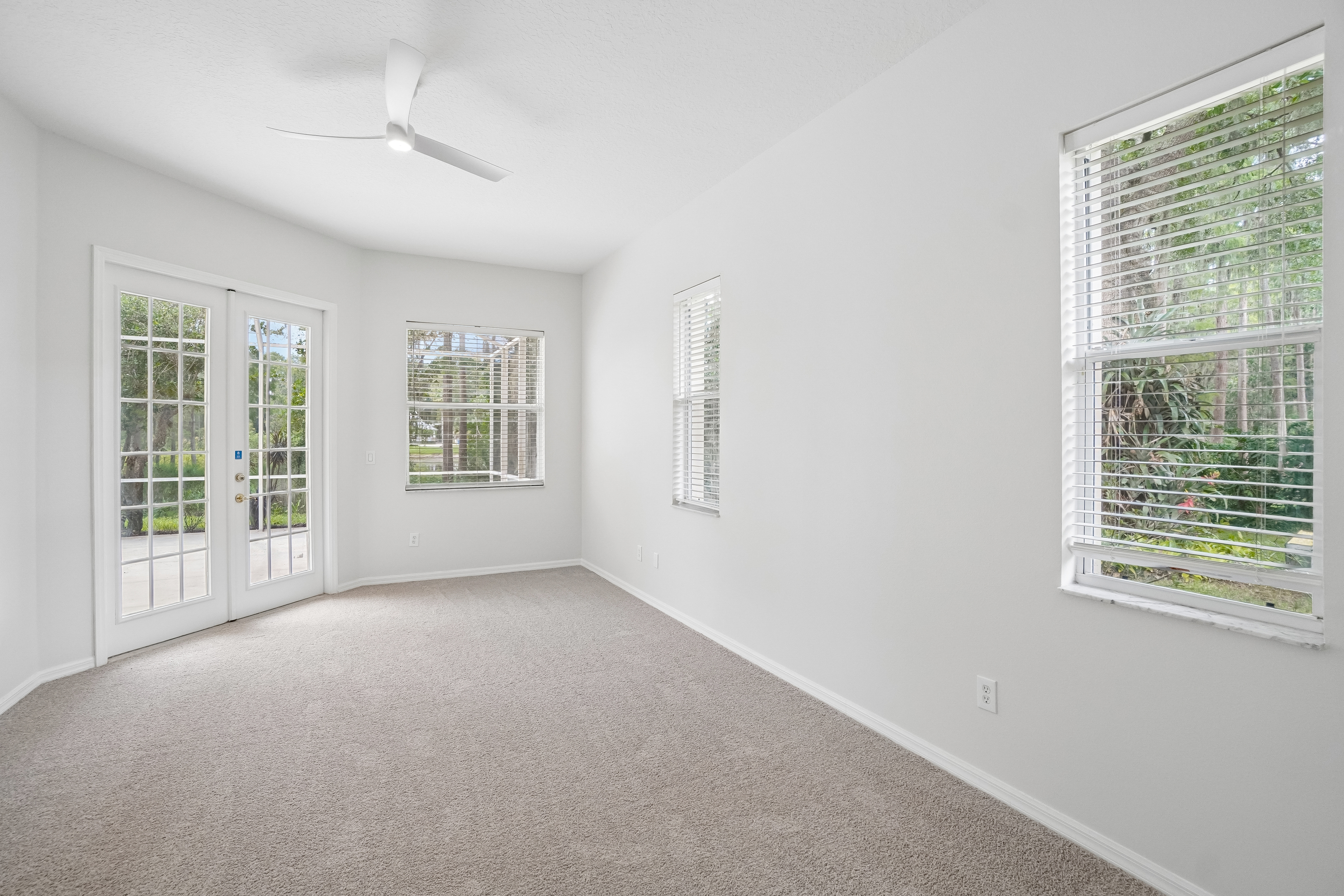 Photo 21 of 35 of 17718 Crystal Cove Pl, Lutz, FL