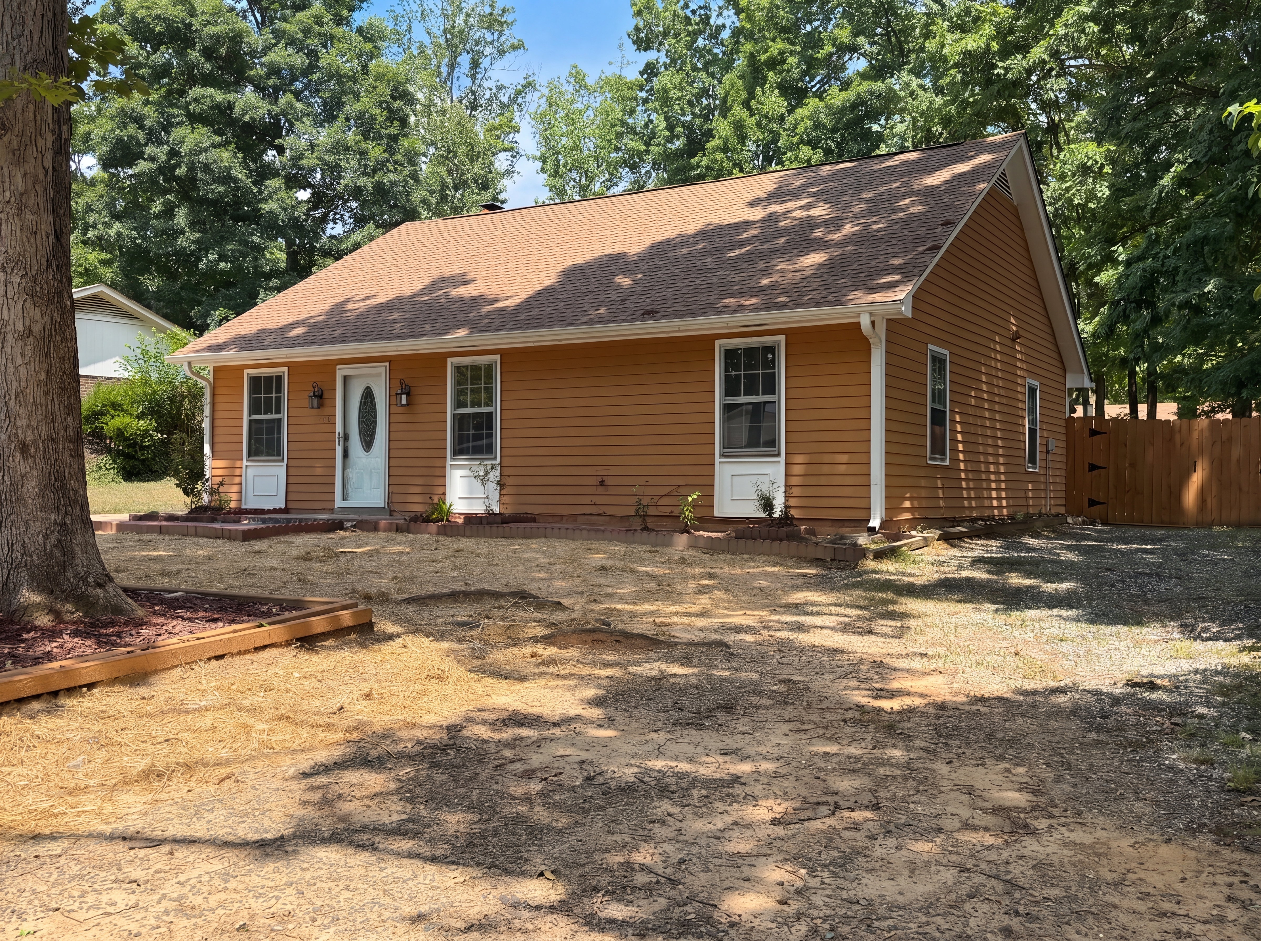 Photo 19 of 23 of 4708 Chaucer Dr, Greensboro, NC