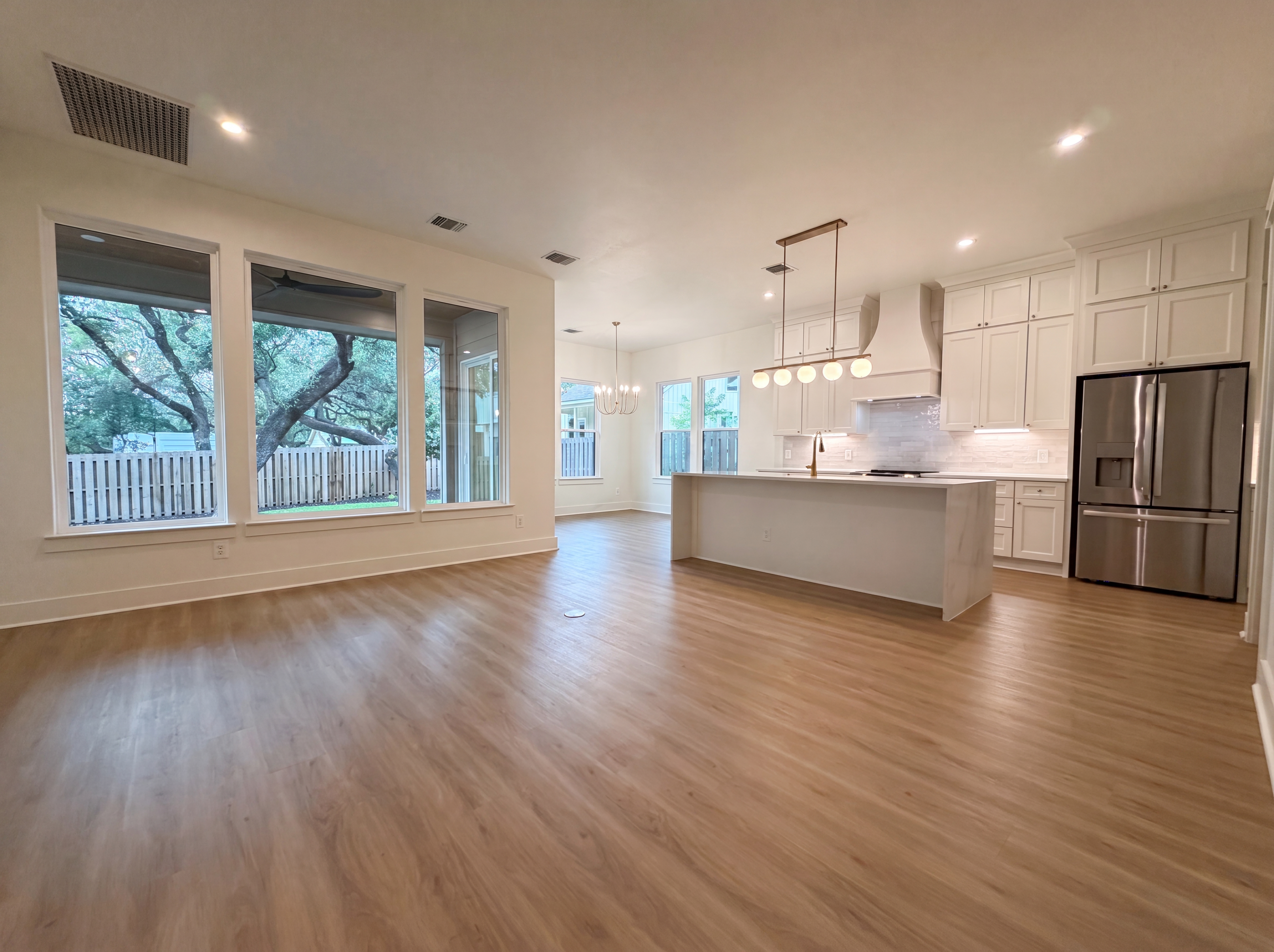 Photo 3 of 21 of 4211 Honeycomb St, San Antonio, TX