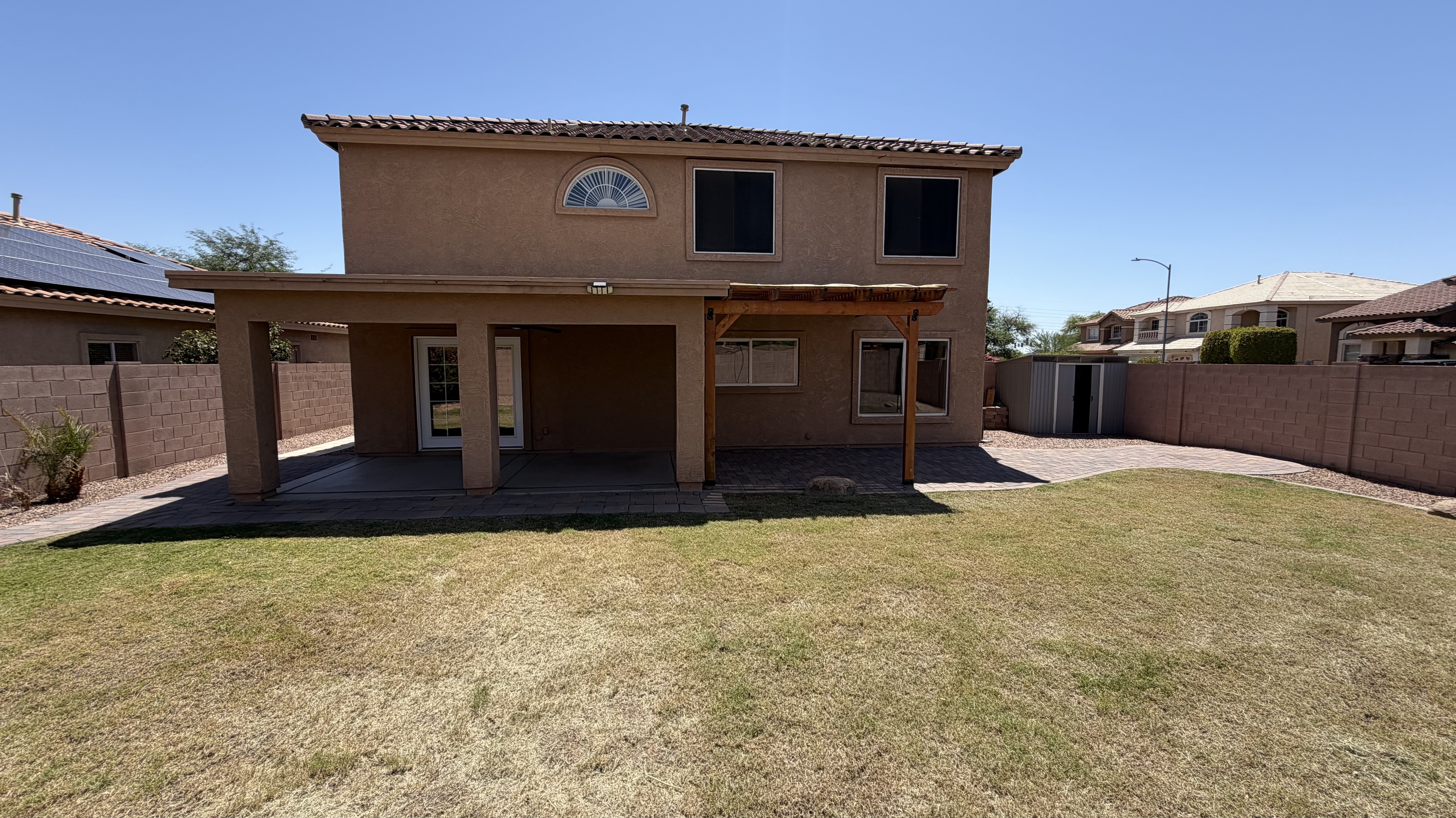 Photo 5 of 44 of 15652 W Calavar Rd, Surprise, AZ