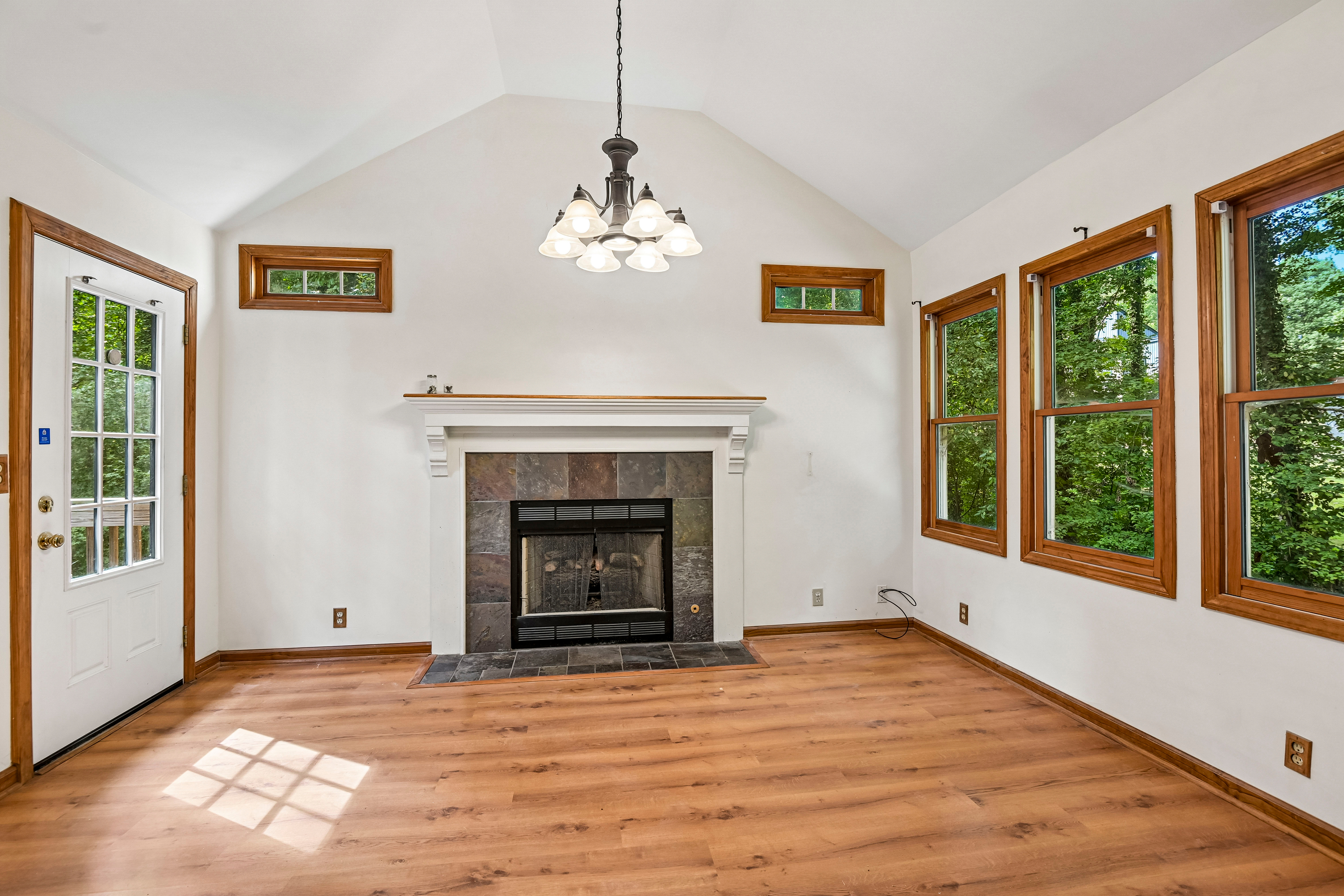 Photo 7 of 28 of 2623 Wellington Dr, Marietta, GA