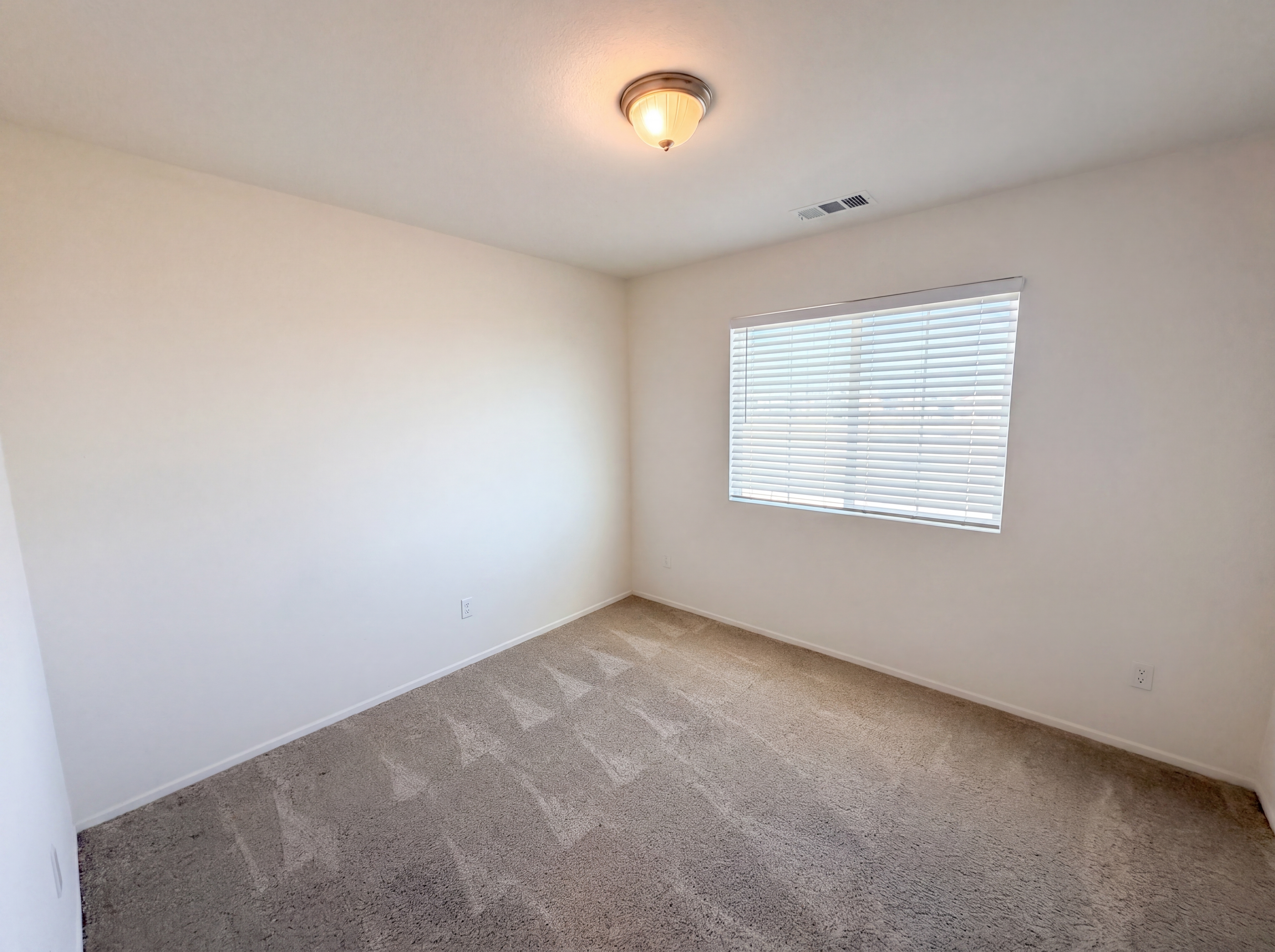 Photo 14 of 34 of 15110 Paseo Verde Pl, Victorville, CA