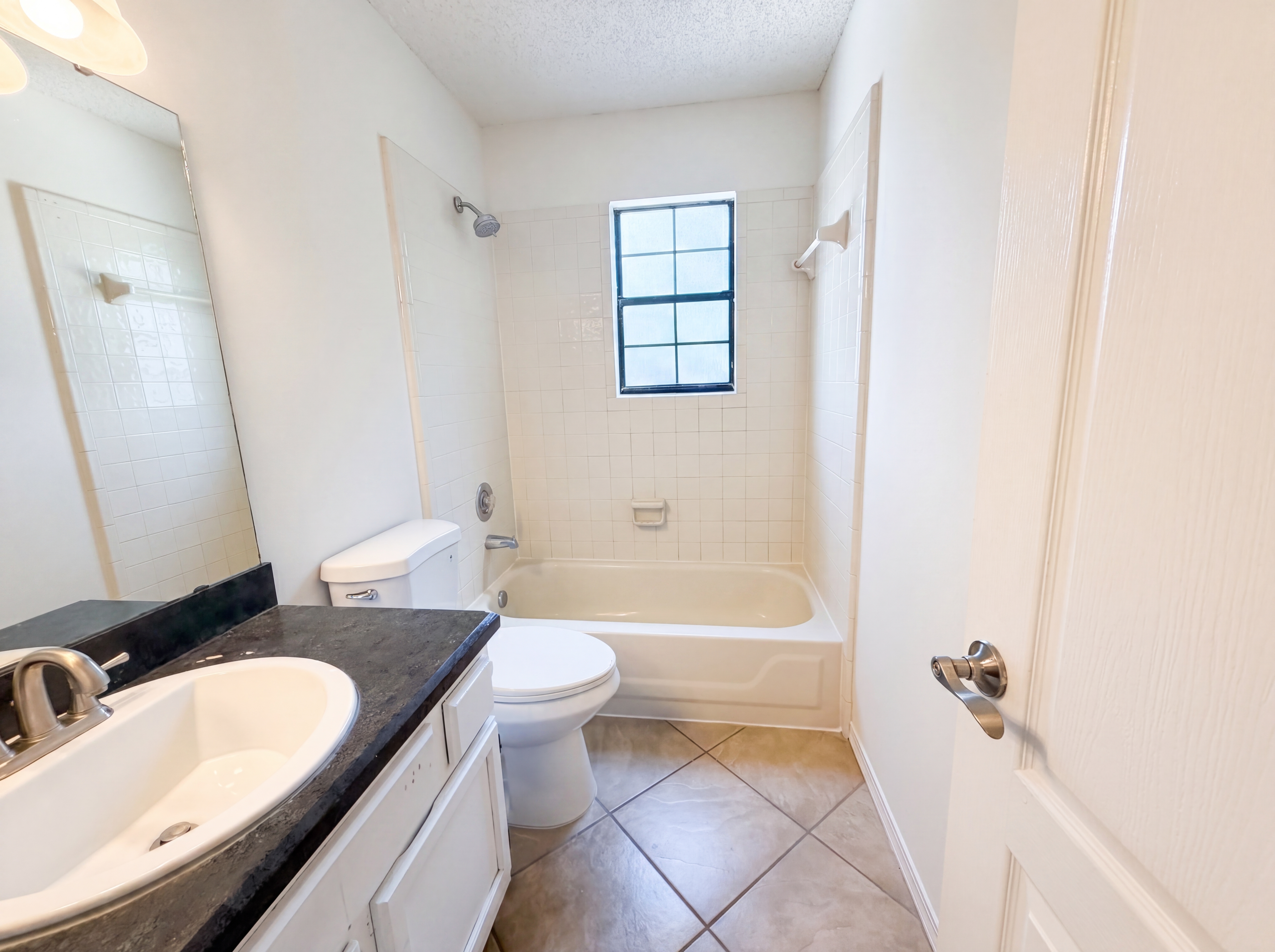 Photo 14 of 20 of 3160 Bridgeview Dr, Jacksonville, FL