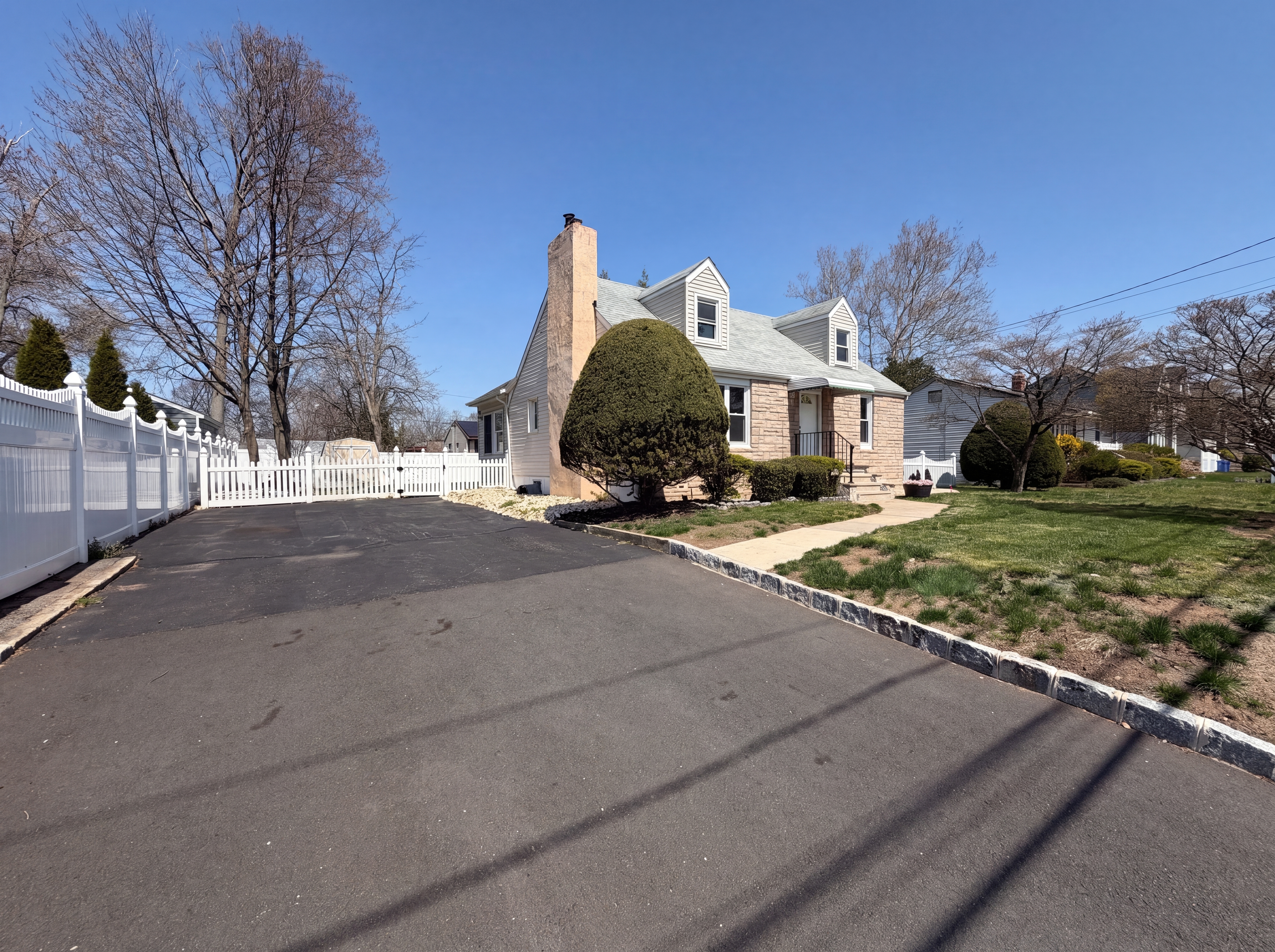 Photo 14 of 26 of 1760 Cedarwood Dr, Piscataway, NJ