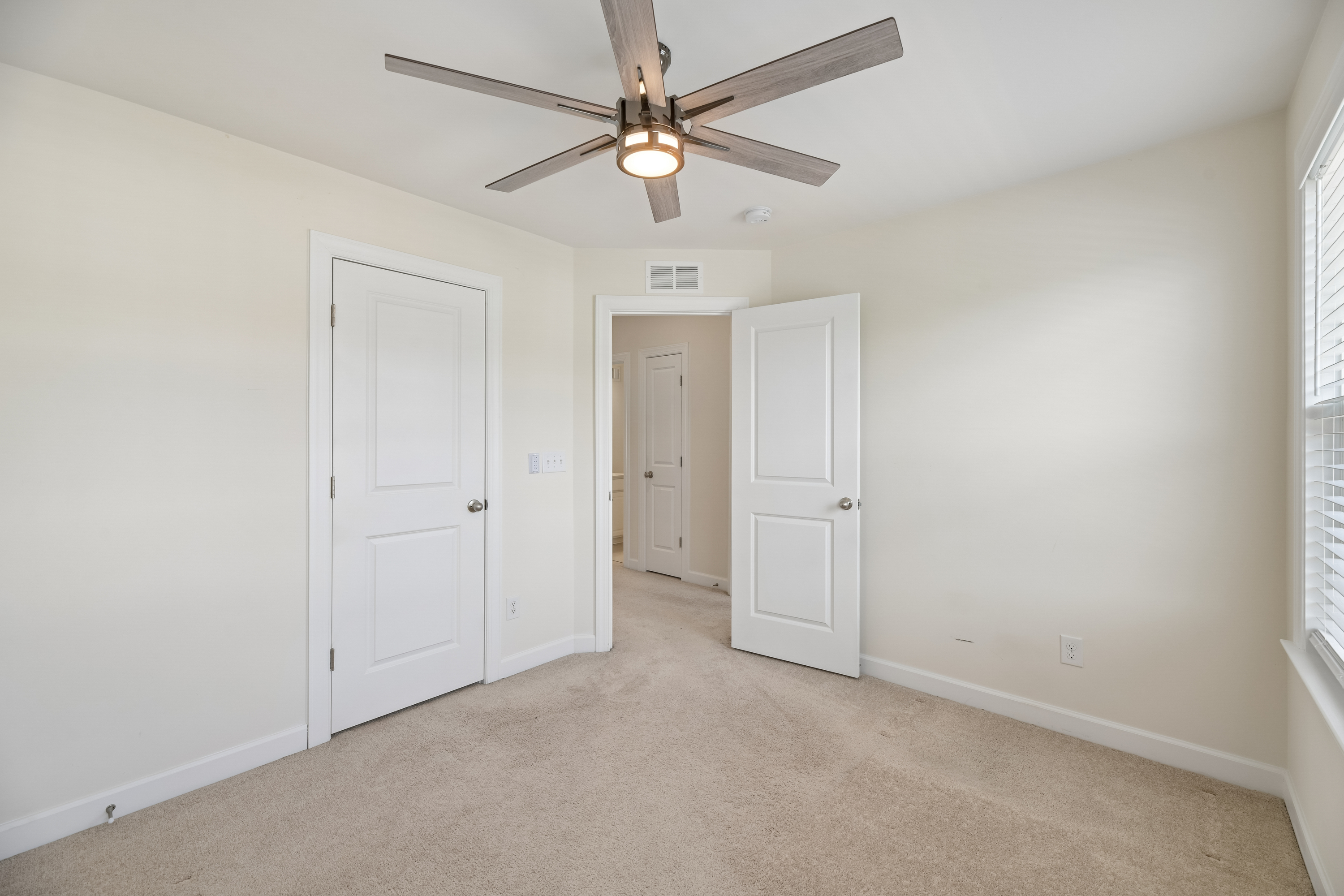 Photo 26 of 60 of 8124 Bock Farm Pl, Alexandria, VA