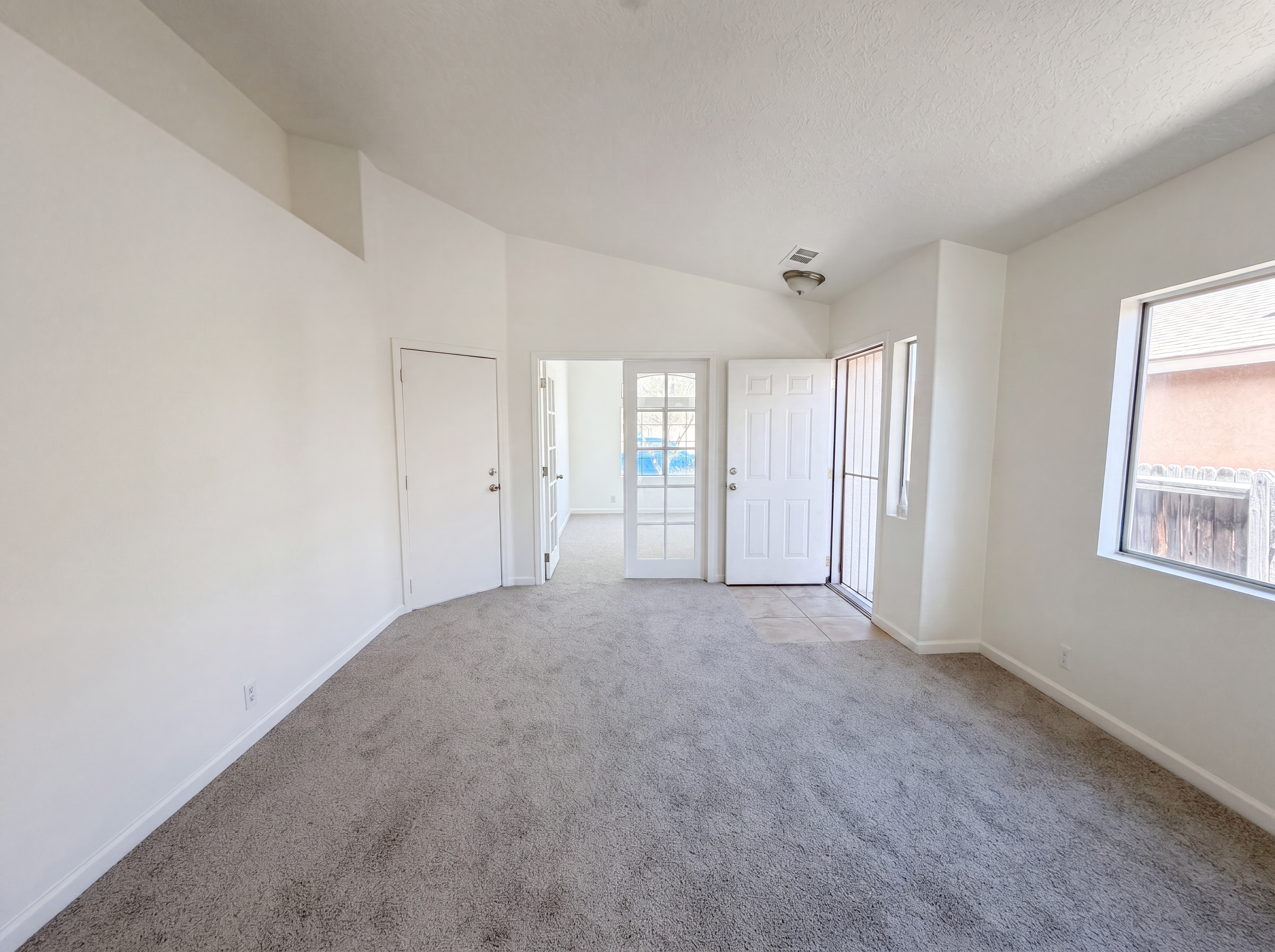 Photo 9 of 17 of 6948 Angela Dr NE, Rio Rancho, NM
