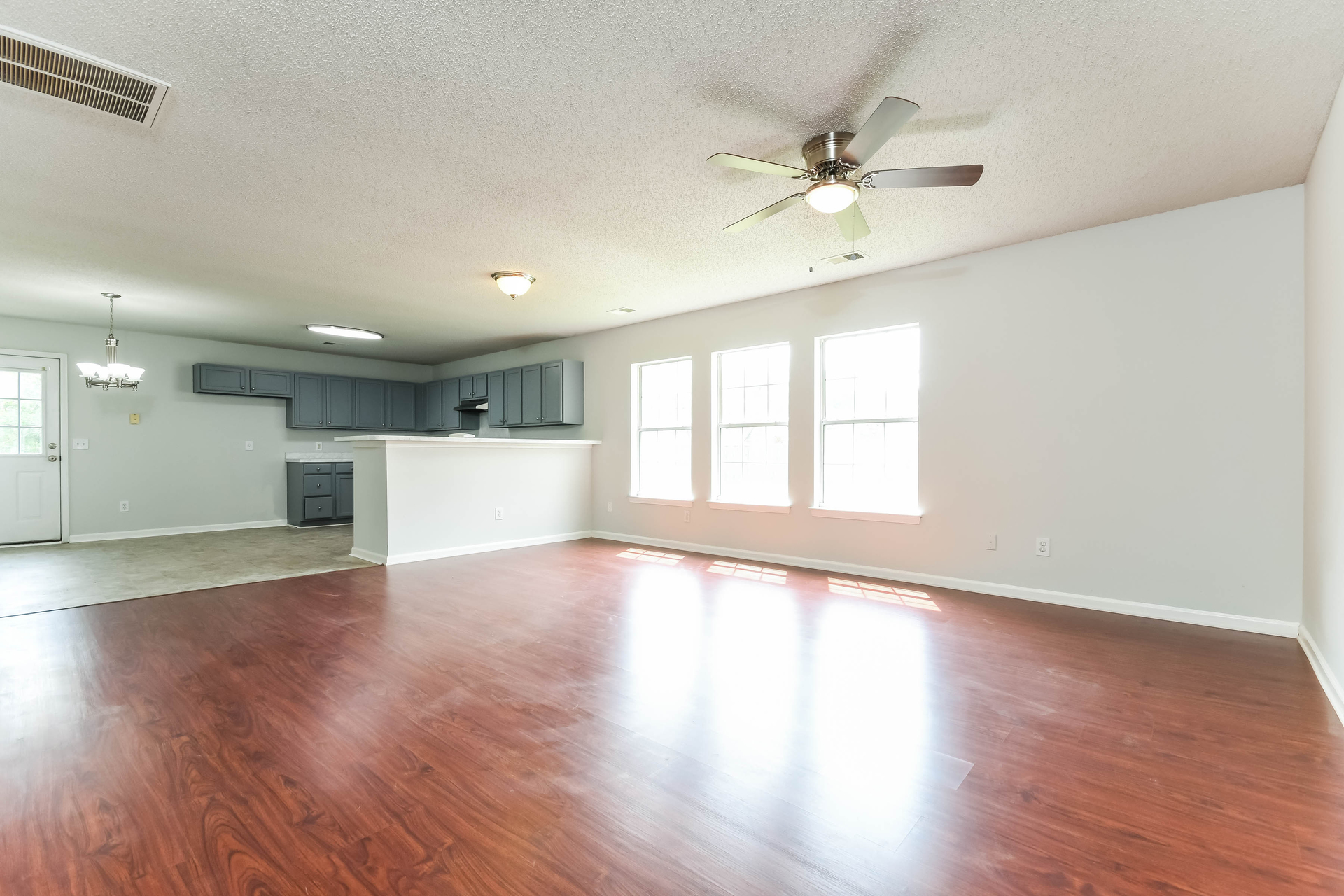Photo 3 of 21 of 1004 Friartuck Trl, Ladson, SC