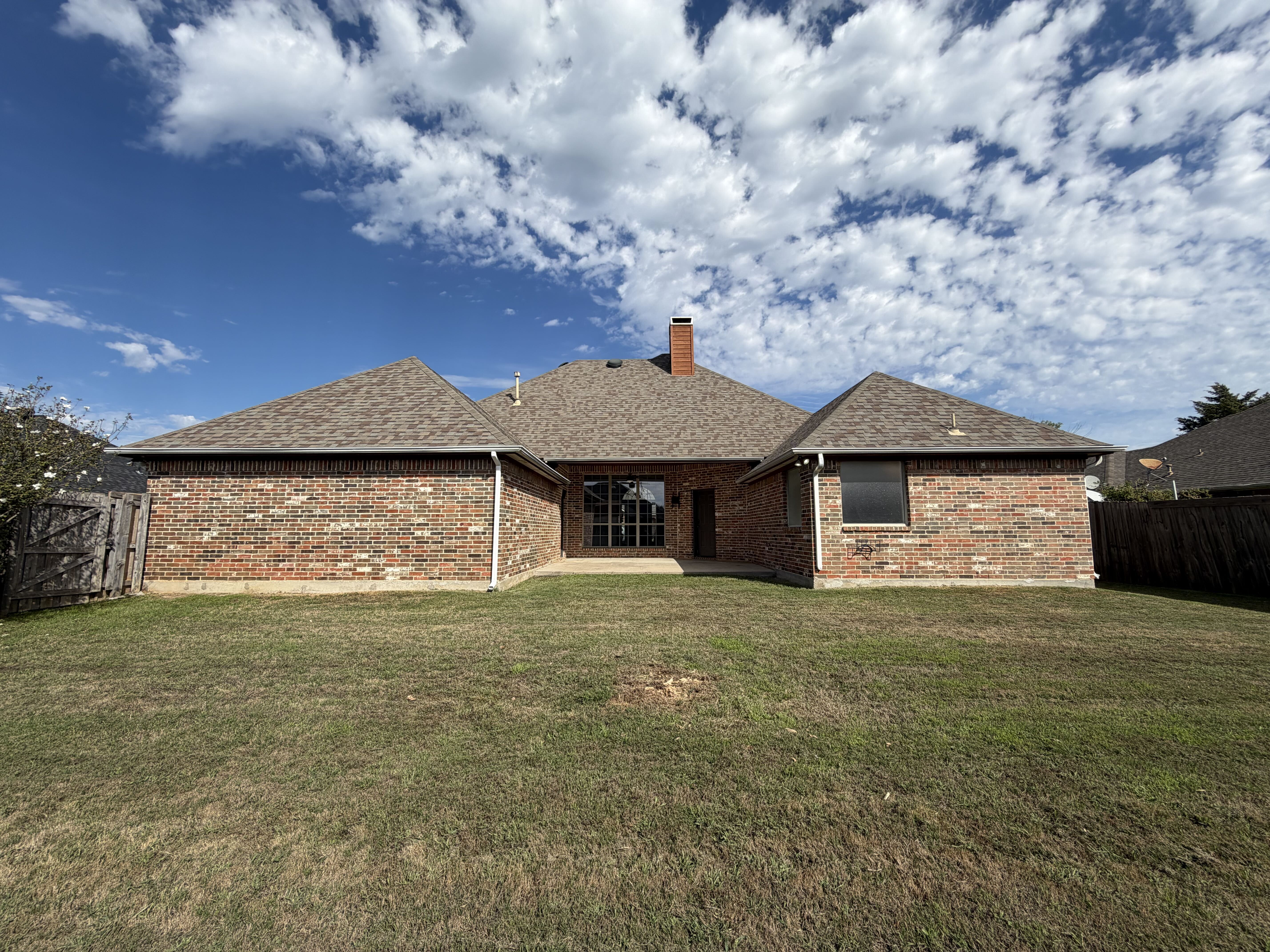 Photo 5 of 22 of 603 Ash St, Pilot Point, TX