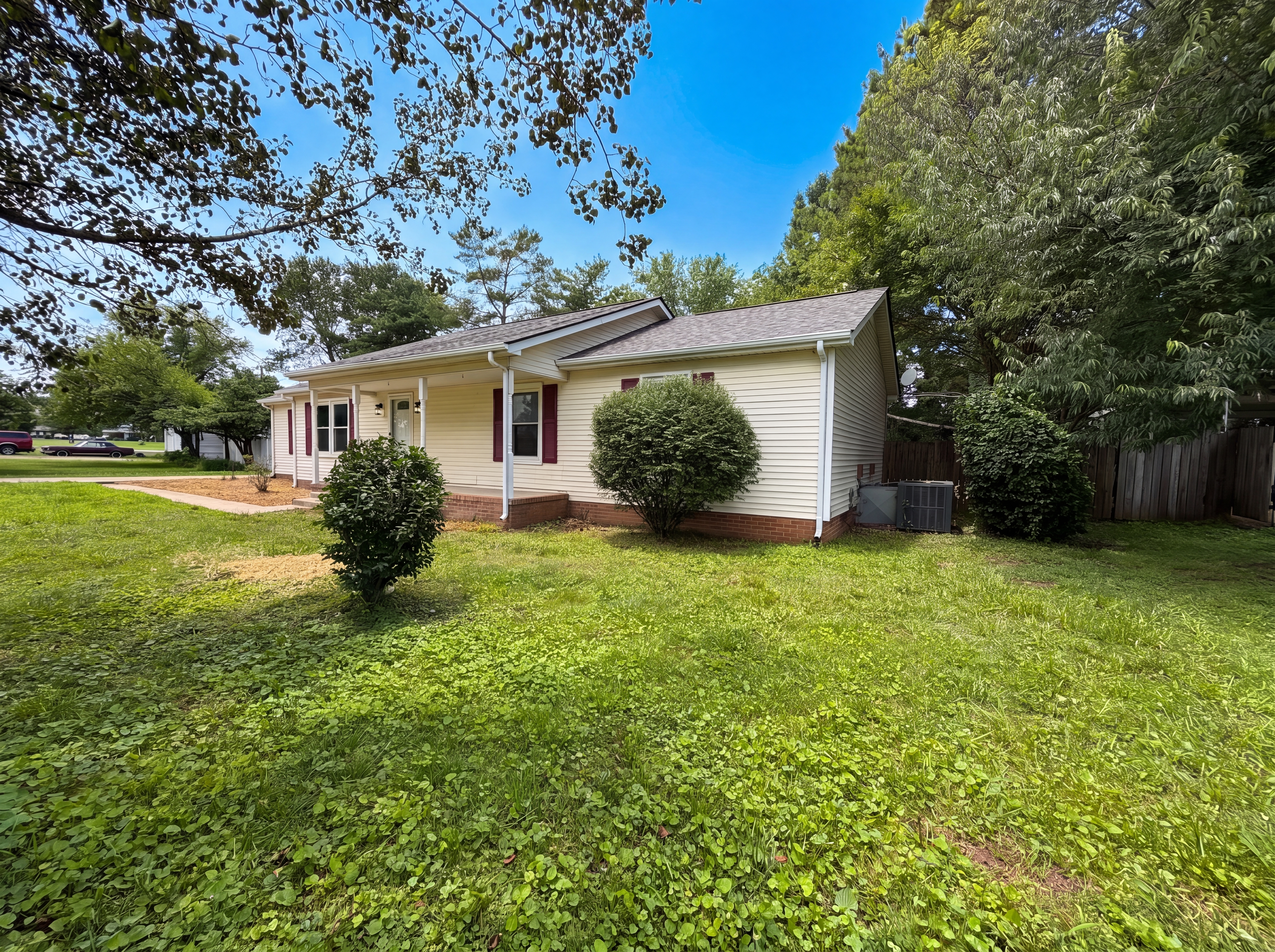 Photo 20 of 22 of 4023 Cavalier Dr, Murfreesboro, TN