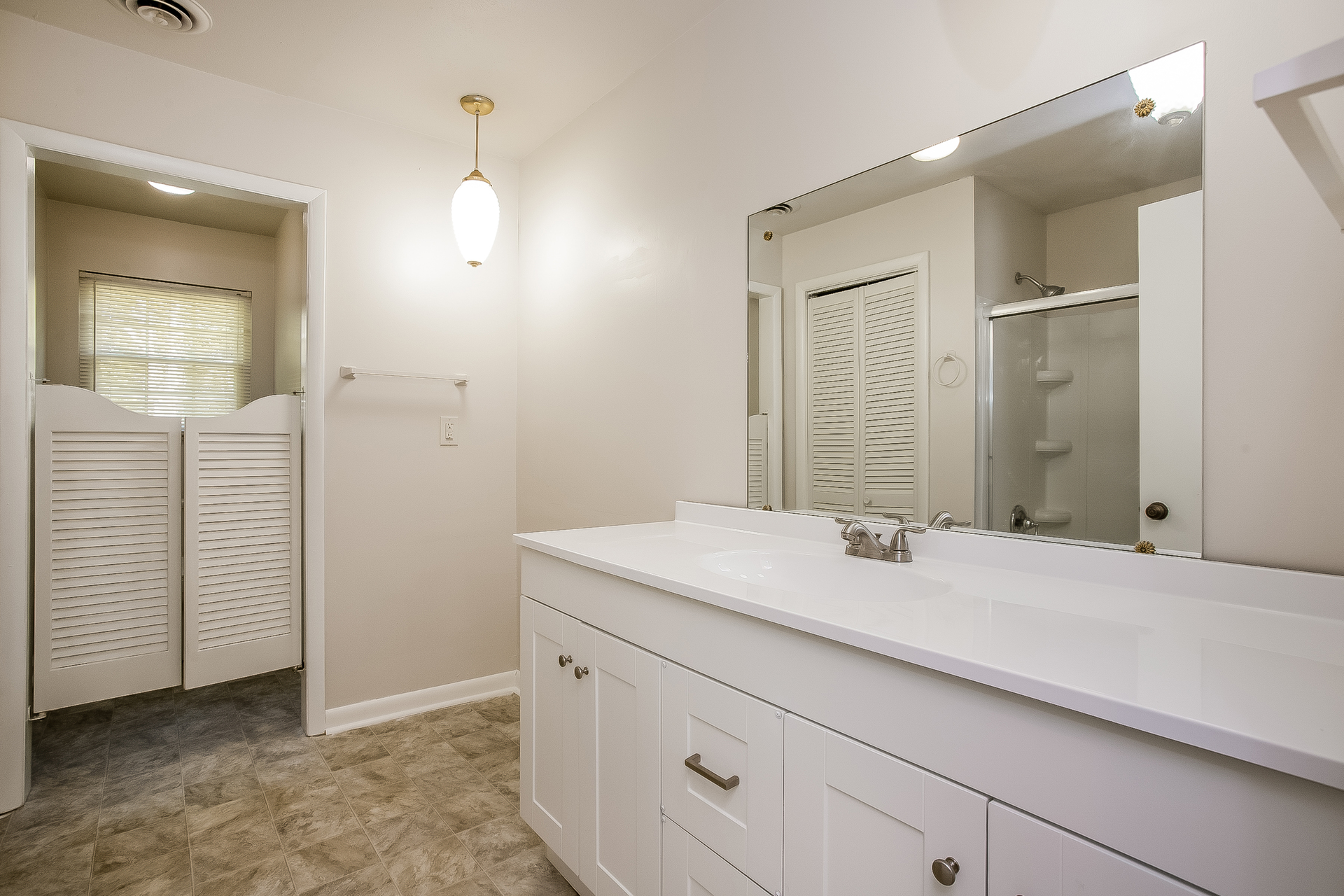 Photo 14 of 22 of 214 Meadow Ln, La Follette, TN