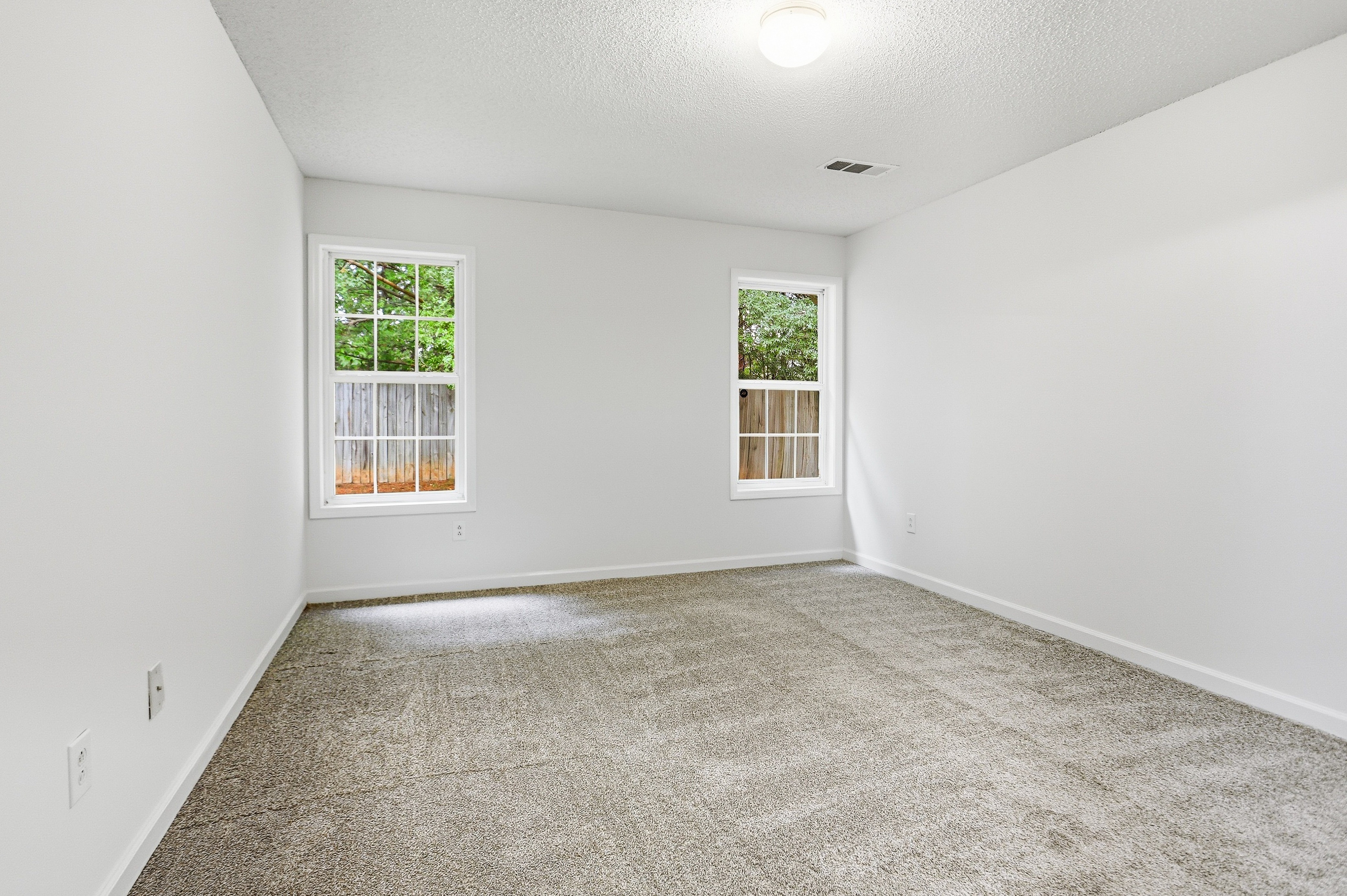 Photo 4 of 23 of 6936 Red Bone Way, Lithonia, GA