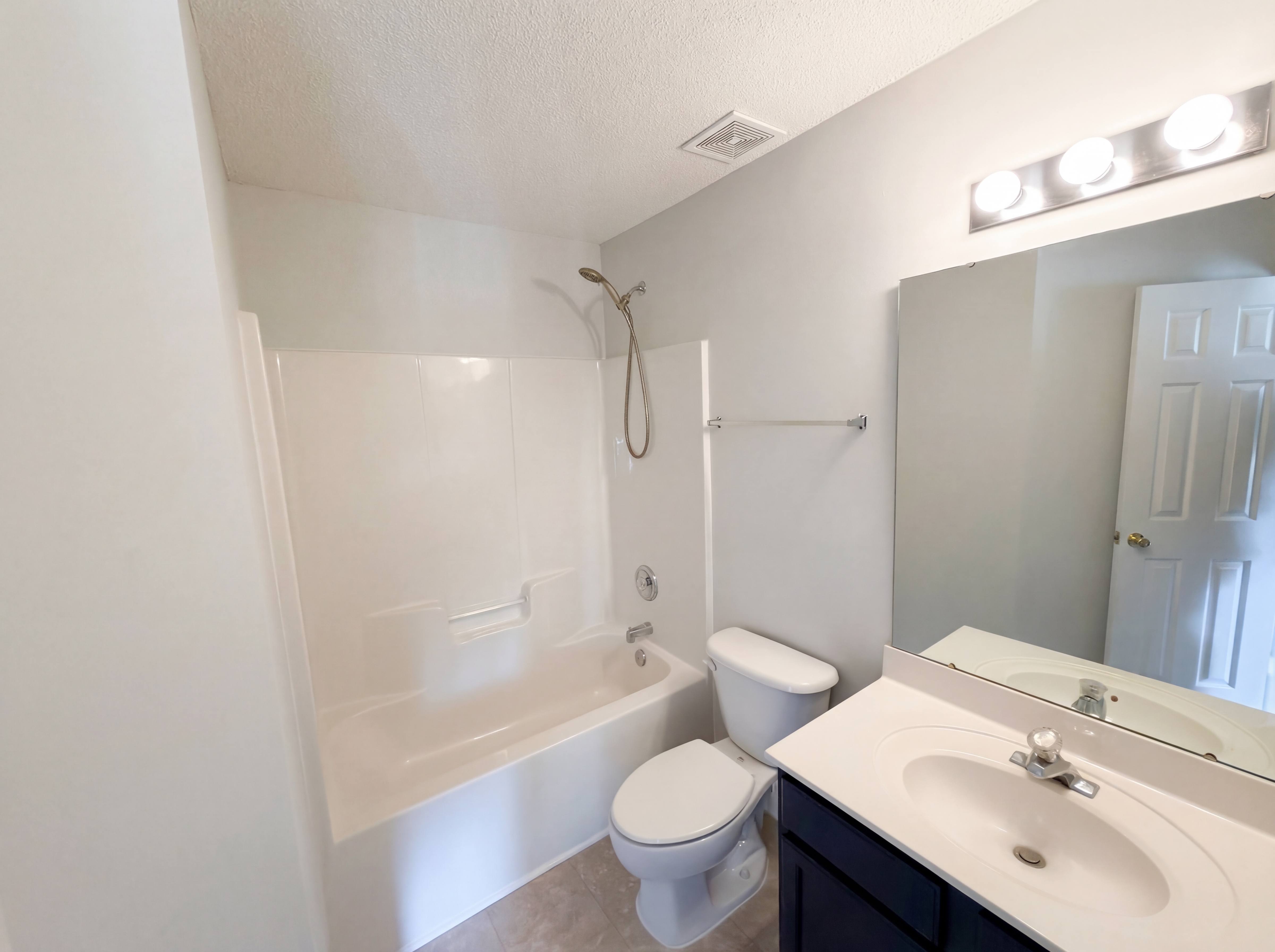 Photo 14 of 17 of 3461 E Fairmeadow Dr, Lancaster, SC