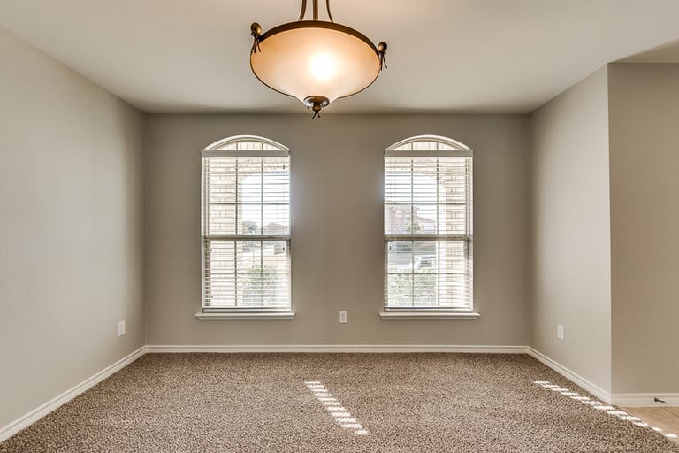 Photo 10 of 34 - 3020 Walnut Ridge Ln, Mesquite, TX 75181