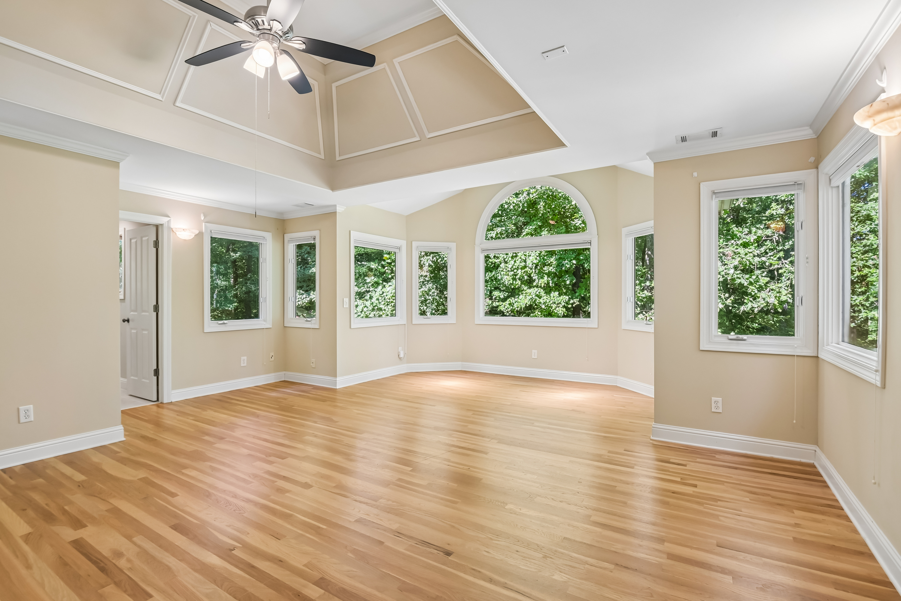 Photo 4 of 73 of 720 Barberry Dr, Alpharetta, GA