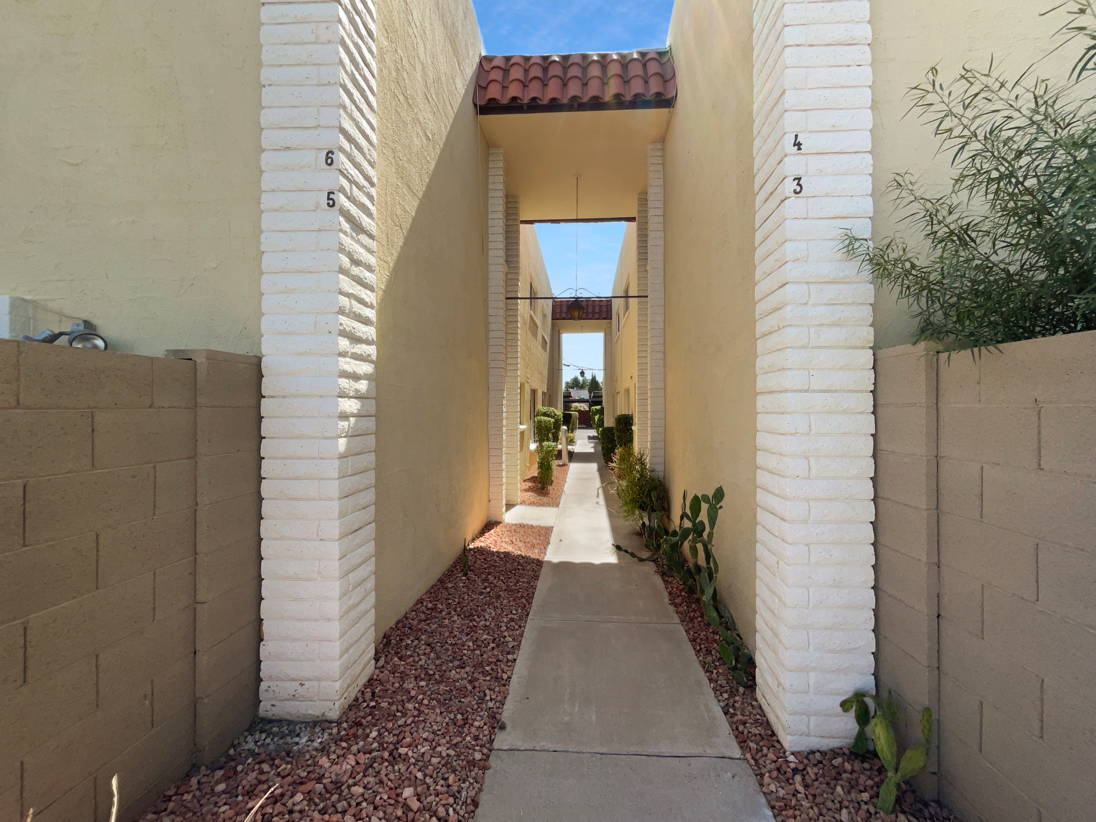 Photo 10 of 22 of 4925 N 73rd St, Scottsdale, AZ