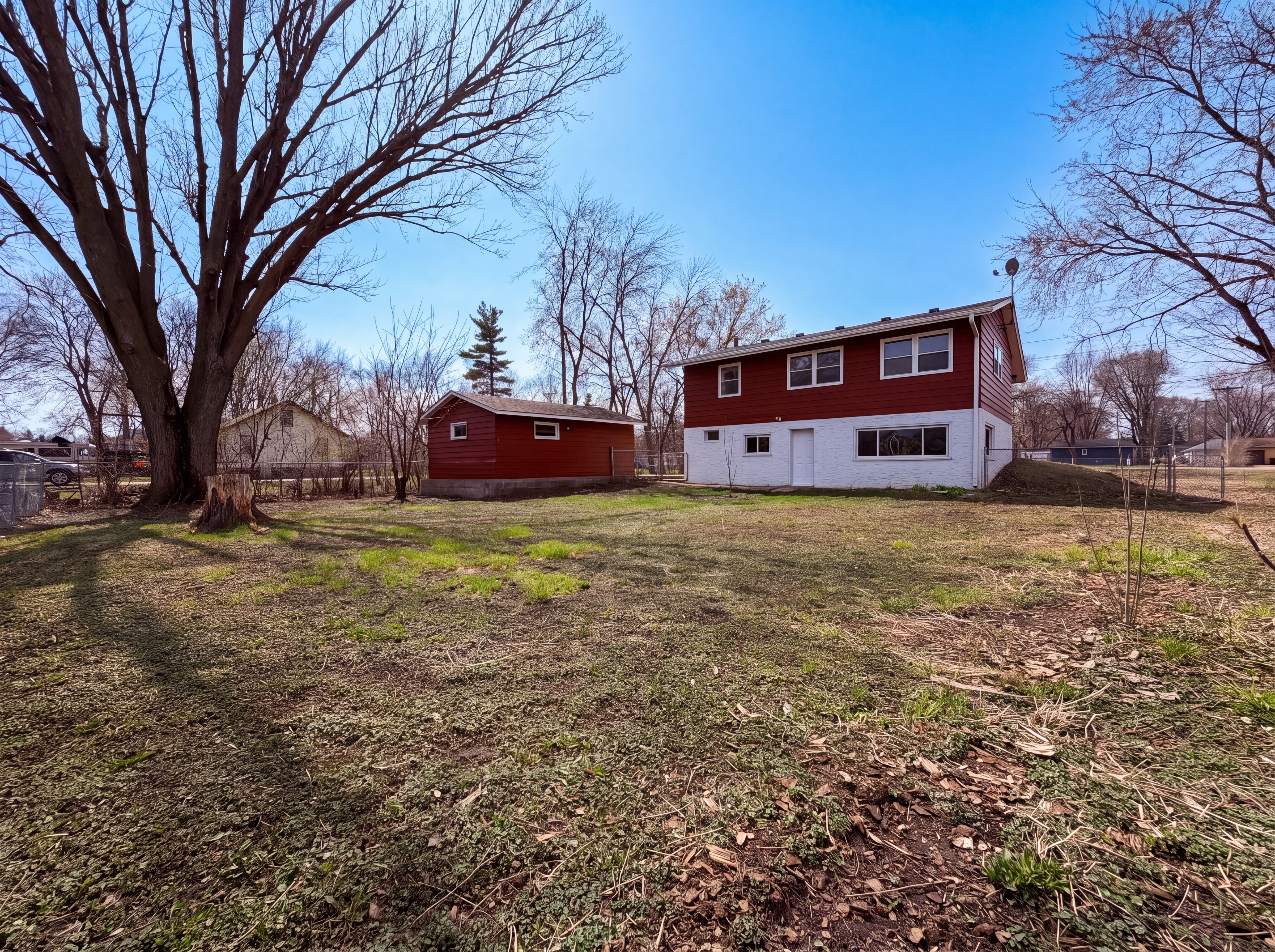 Photo 16 of 19 of 509 8th St, Farmington, MN