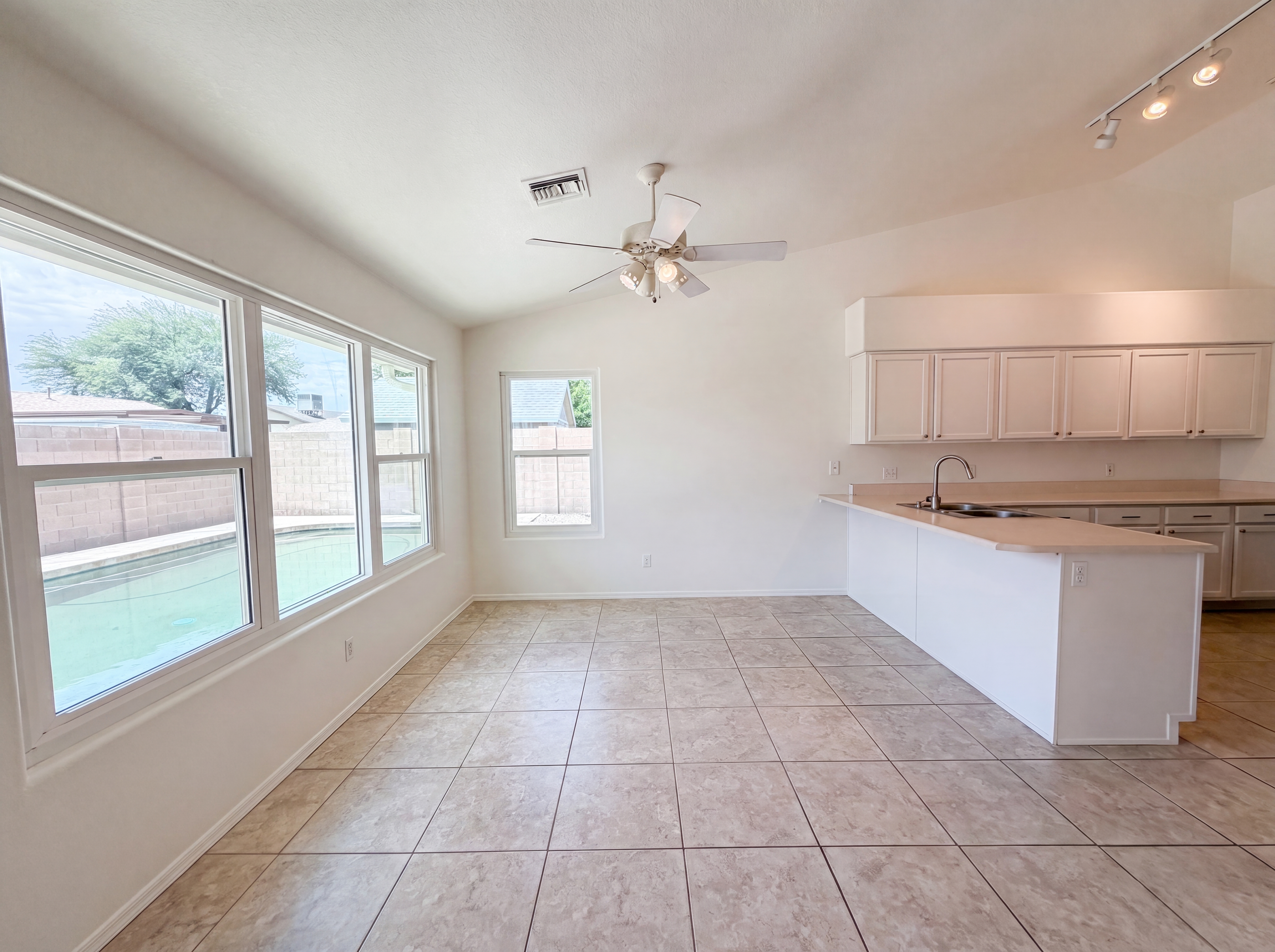Photo 7 of 21 of 1617 E Krystal St, Casa Grande, AZ
