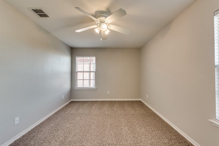 Photo 27 of 34 - 3020 Walnut Ridge Ln, Mesquite, TX 75181